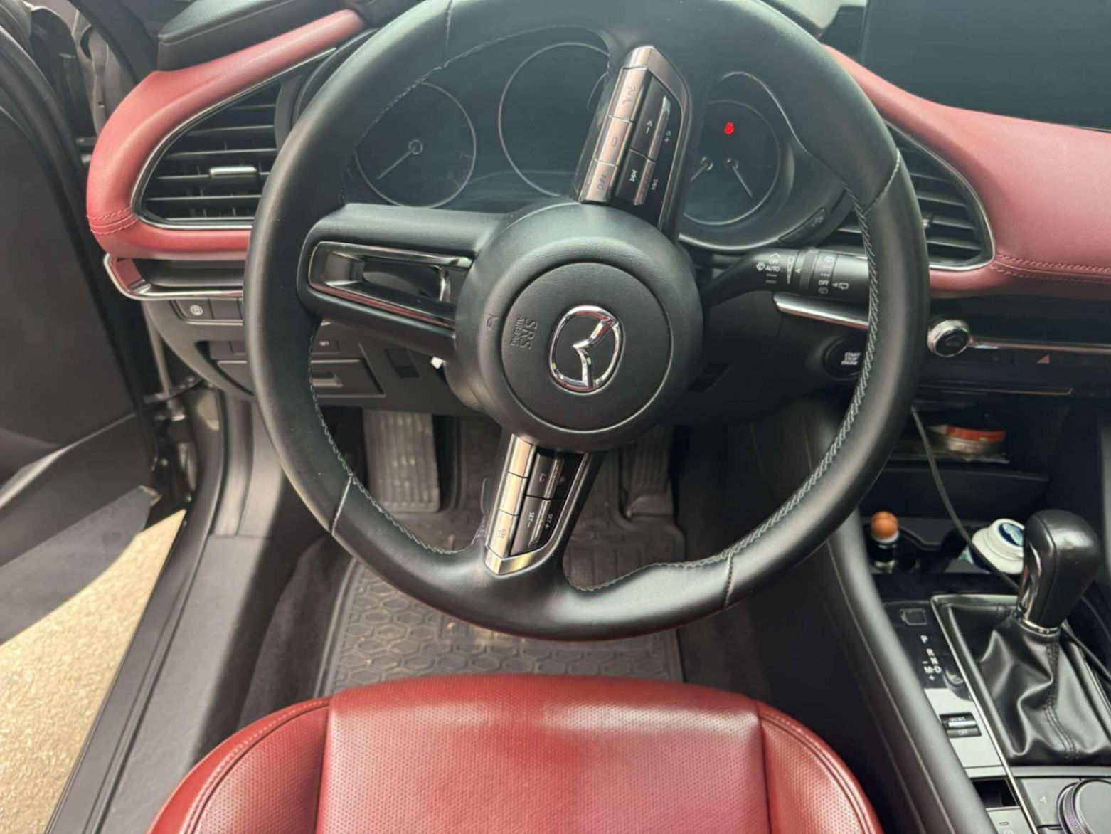 Mazda 3 2.0L Sport Signature Premium 2020 - Nội thất 1