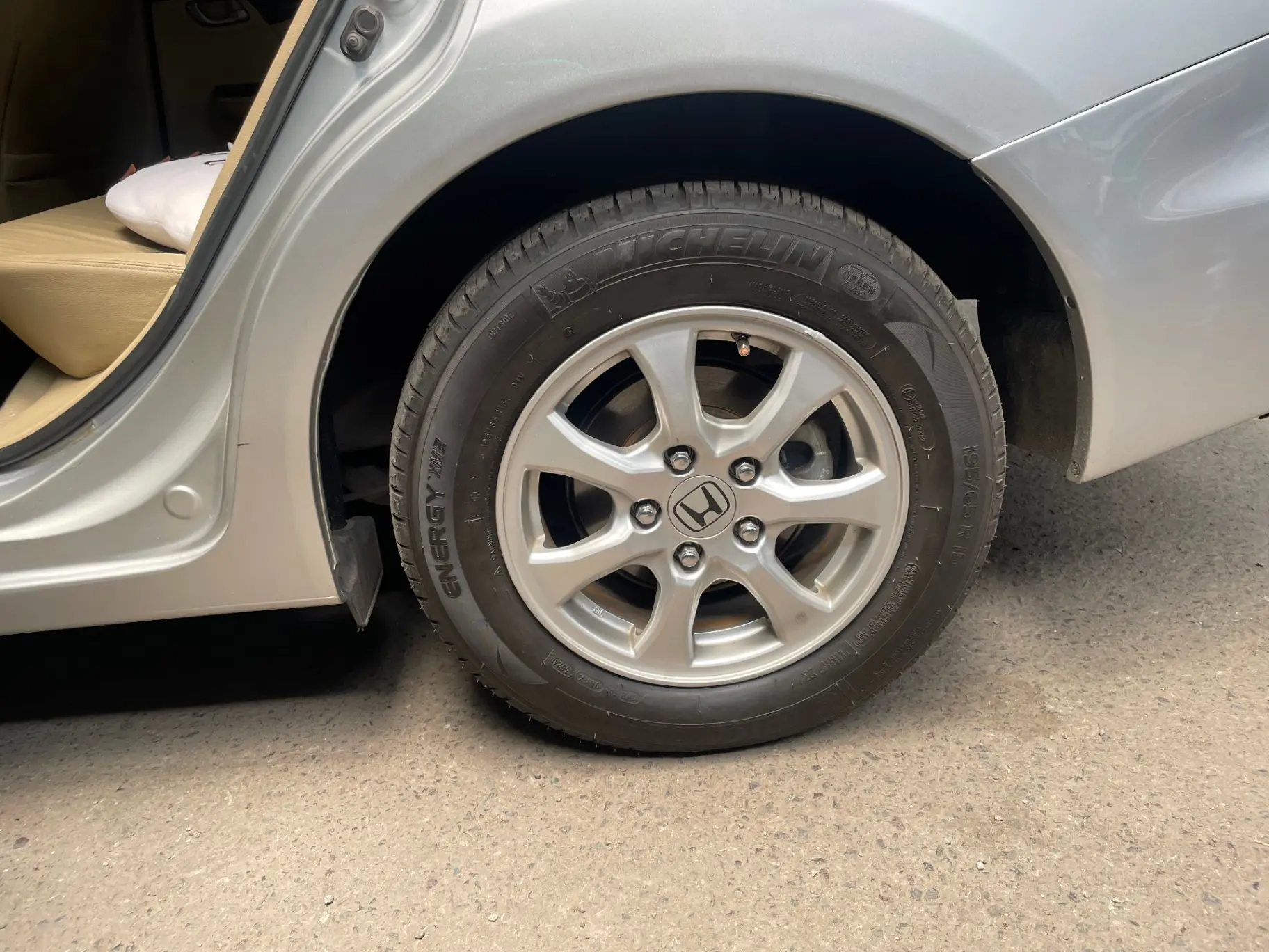 Honda Civic 1.8 AT 2014 - Ngoại thất 8