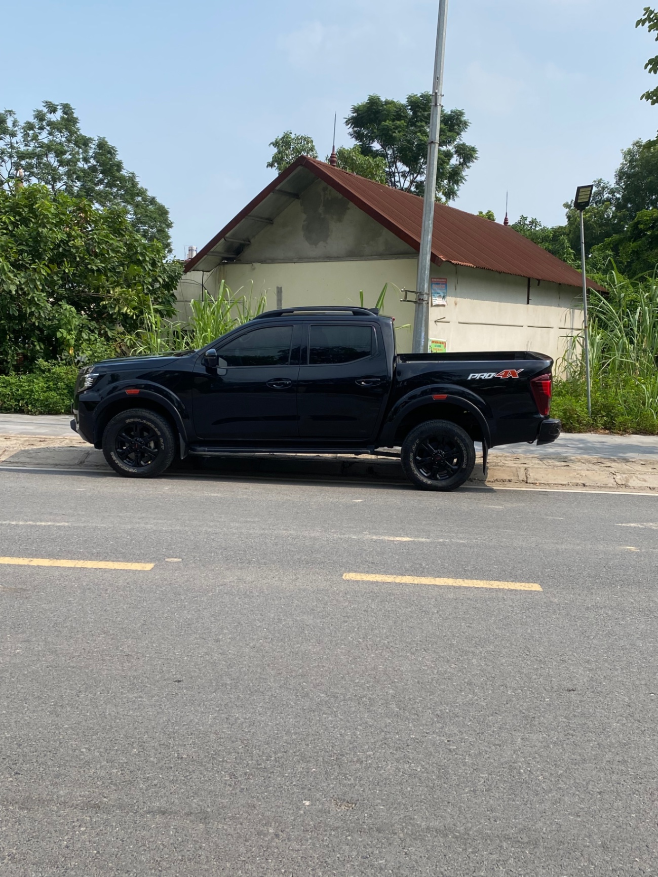 Nissan Navara Pro-4X 2.3 AT 4WD 2022 - Ngoại thất 2
