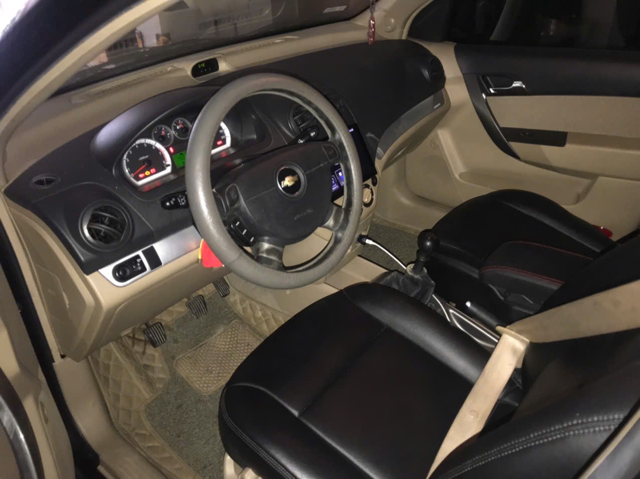Chevrolet Aveo LT 1.4 MT 2018 - Nội thất 2