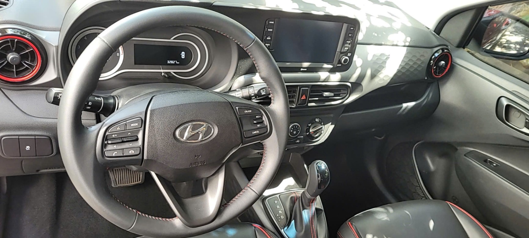Hyundai I10 1.2 AT 2022 - Nội thất 1