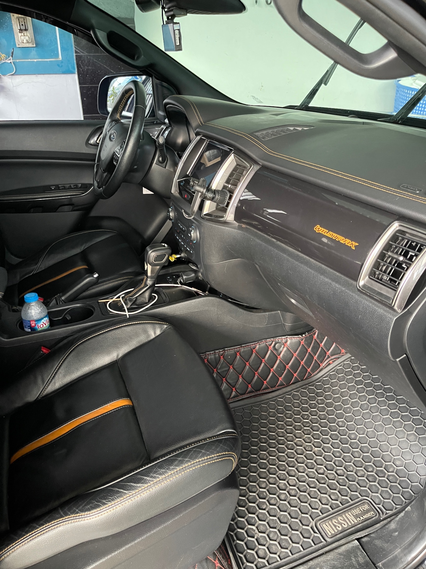 Ford Ranger Wildtrak 2.0L 4x4 AT 2021 - Nội thất 2