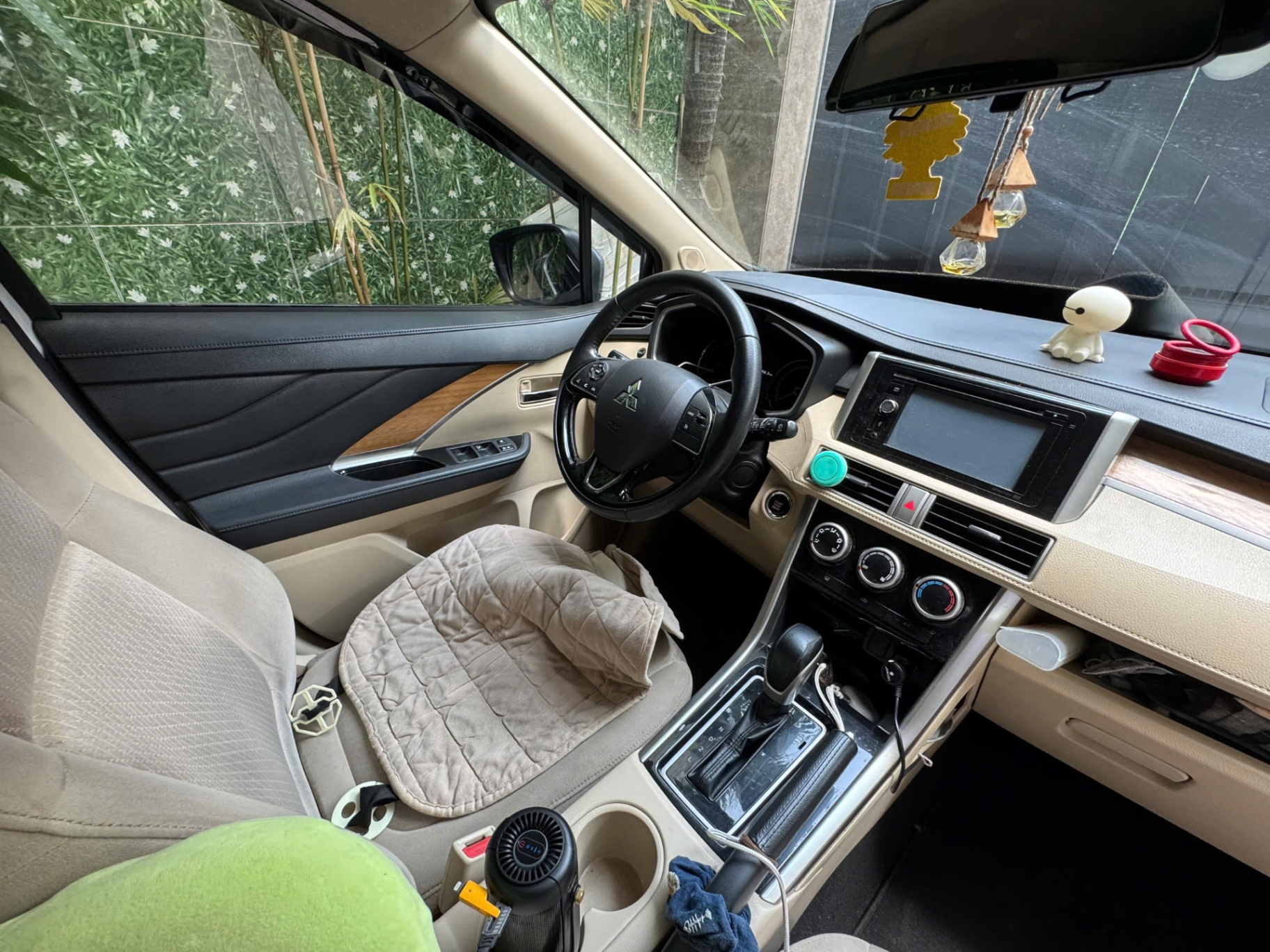 Mitsubishi Xpander 1.5 AT 2019 - Nội thất 1