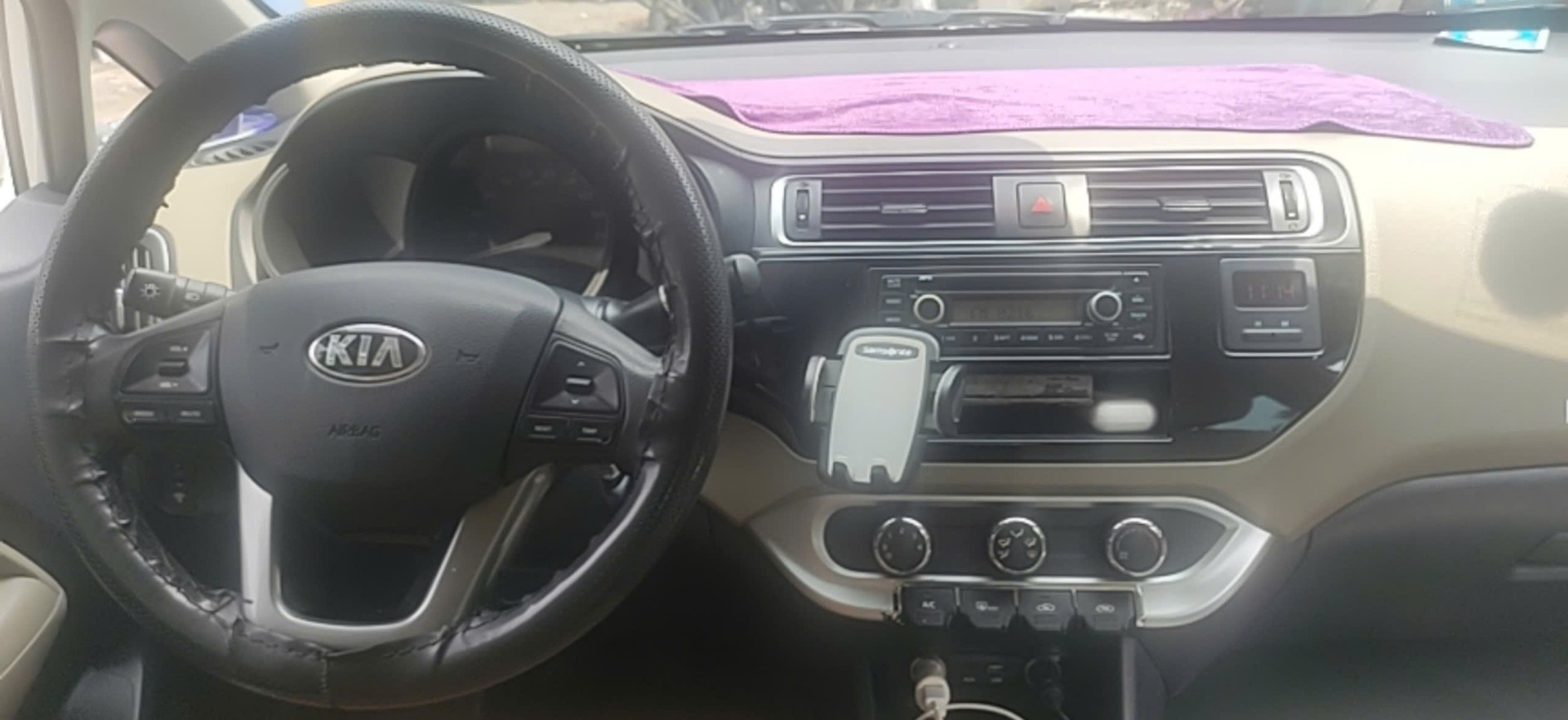 Kia Rio 1.4 MT 2016 - Nội thất 2