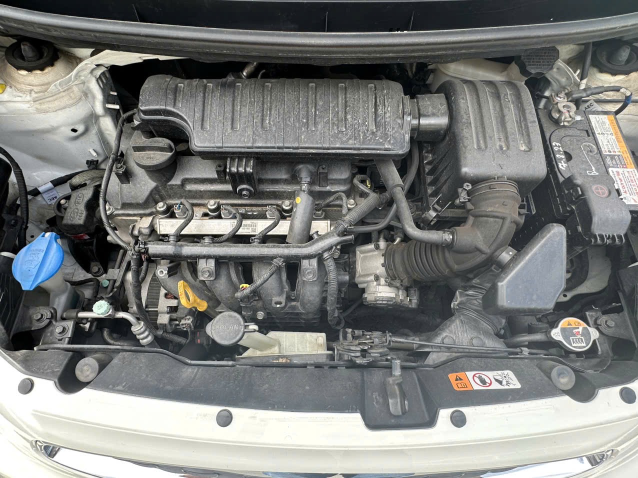 Kia Morning MT 2020 - Khoang động cơ 1