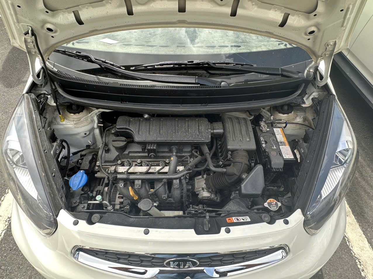 Kia Morning MT 2020 - Khoang động cơ 2