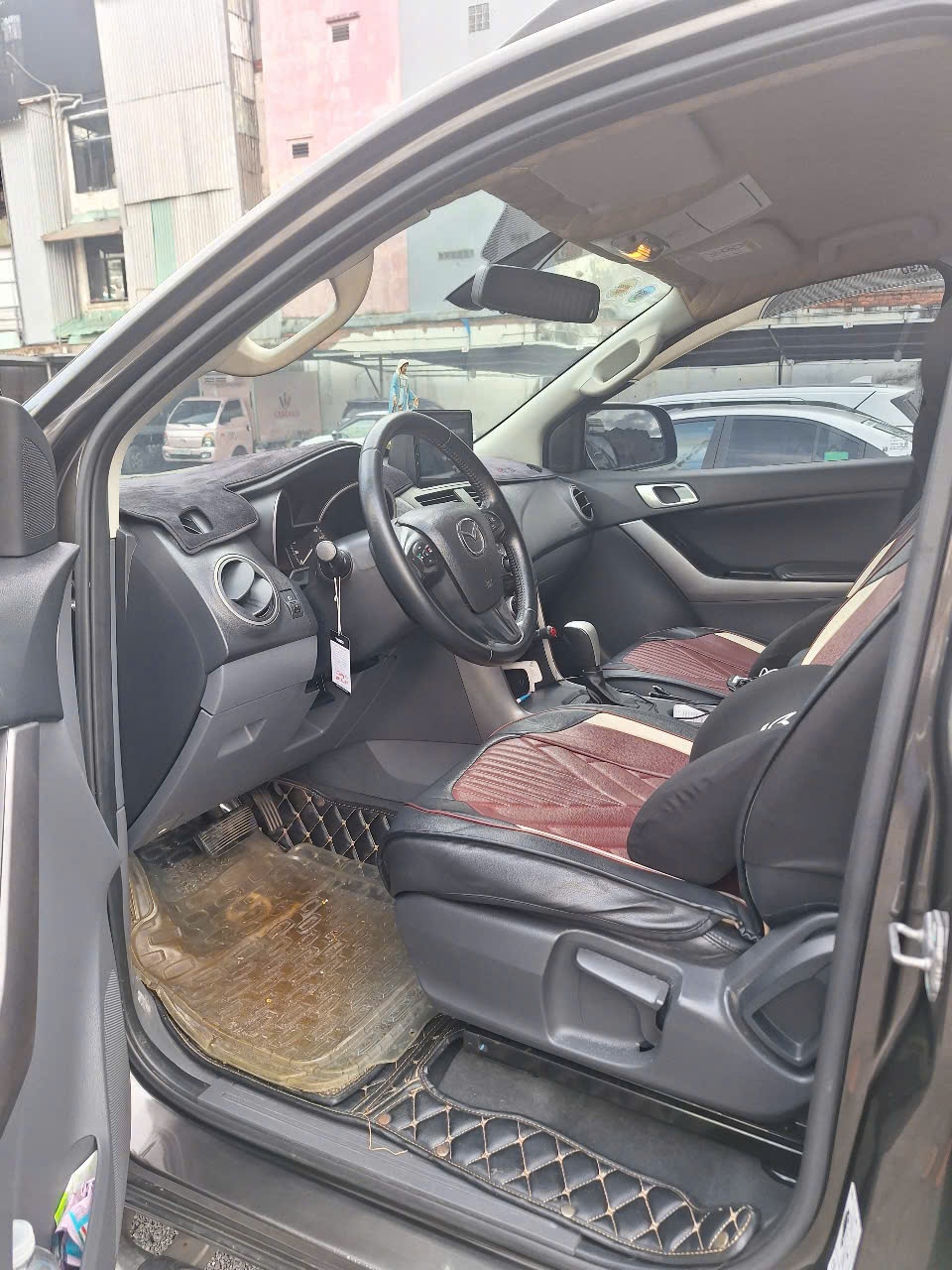 Mazda Bt50 2.2L 4x2 AT 2018 - Nội thất 2