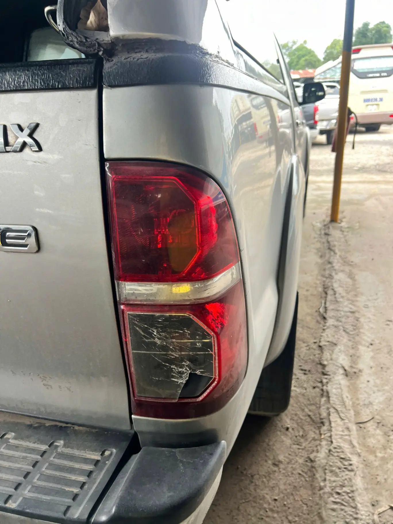 Toyota Hilux 2.5E 4x2 MT 2014 - Ngoại thất 16
