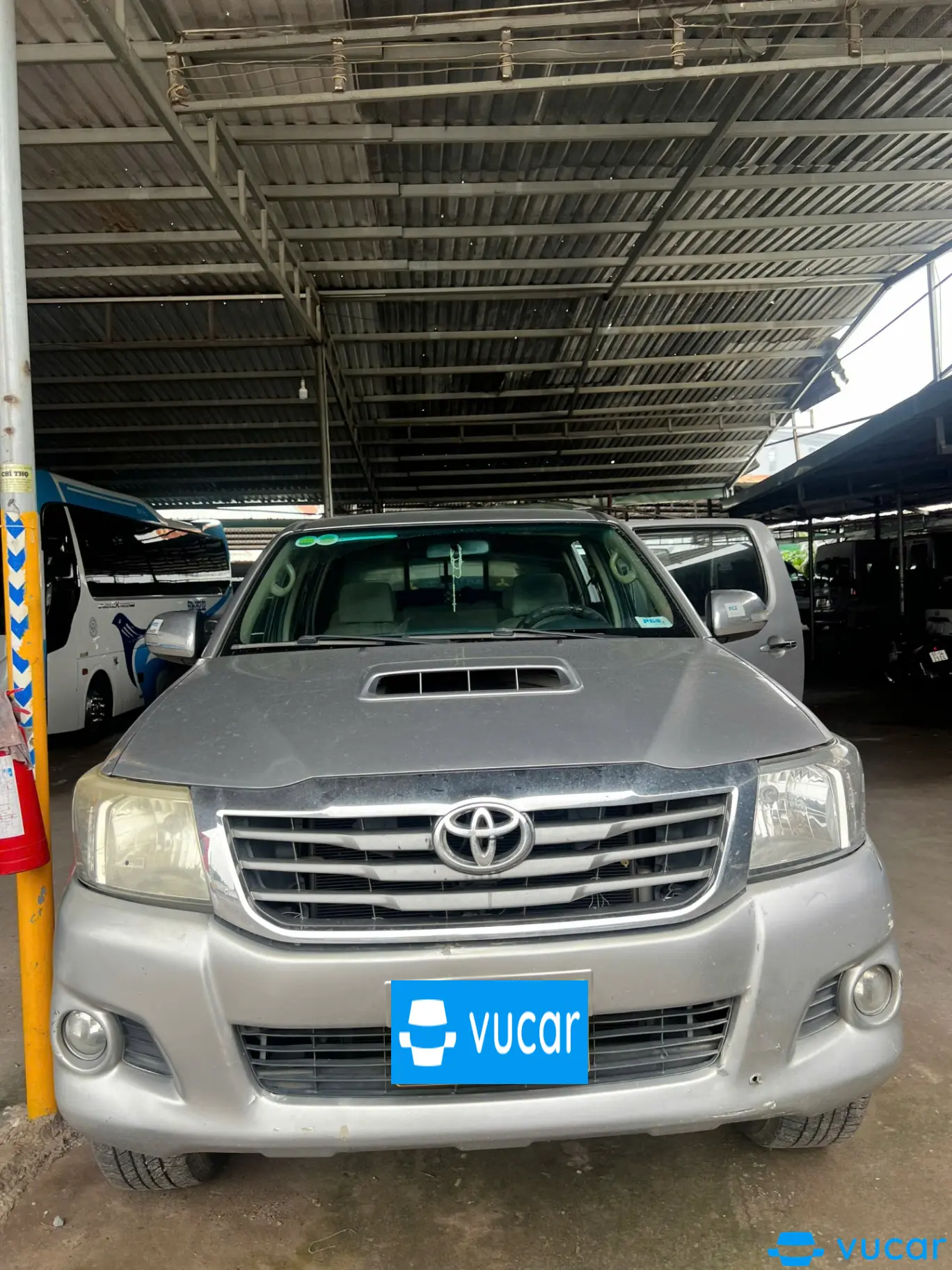 Toyota Hilux 2.5E 4x2 MT 2014