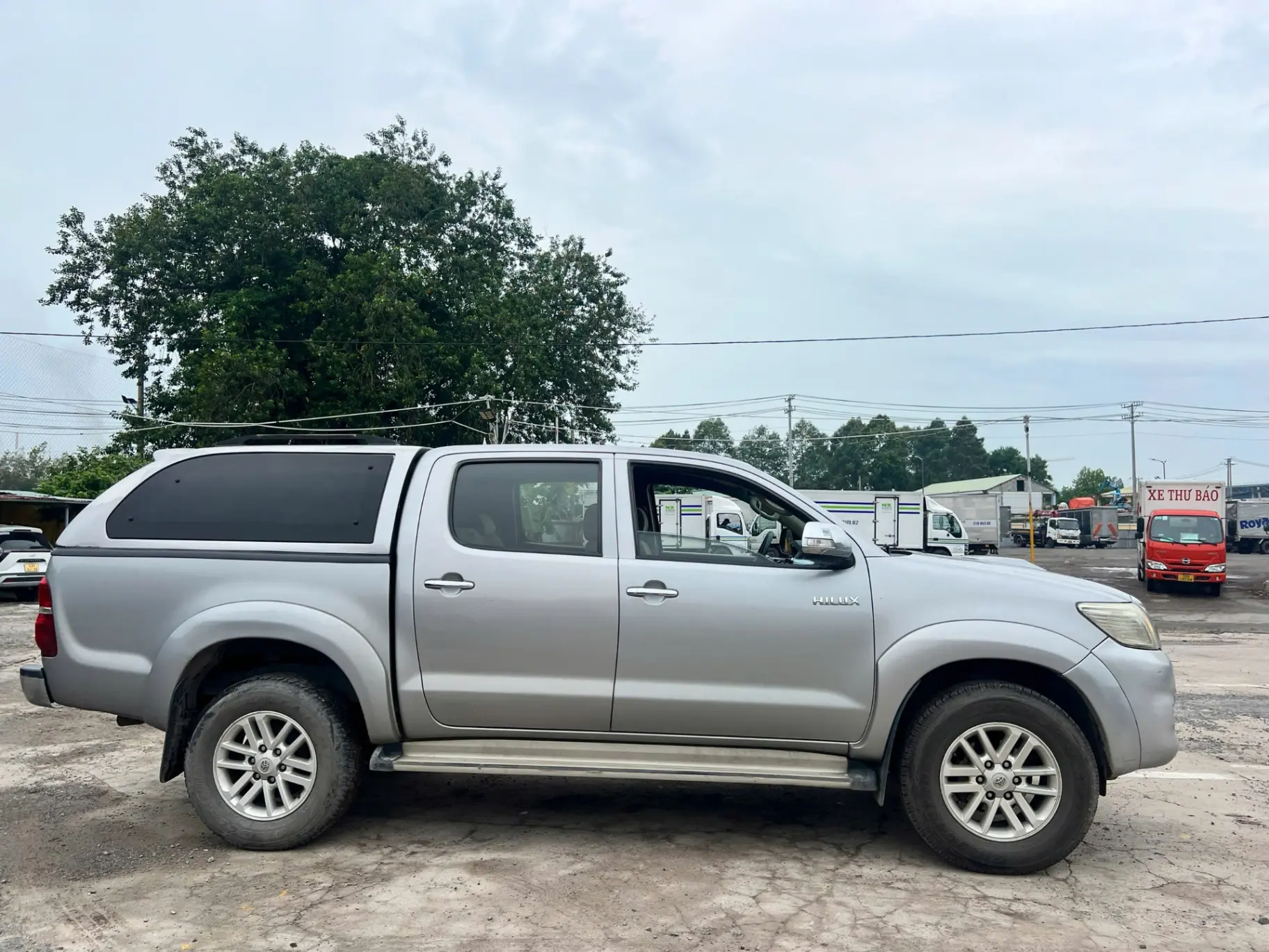 Toyota Hilux 2.5E 4x2 MT 2014 - Ngoại thất 6