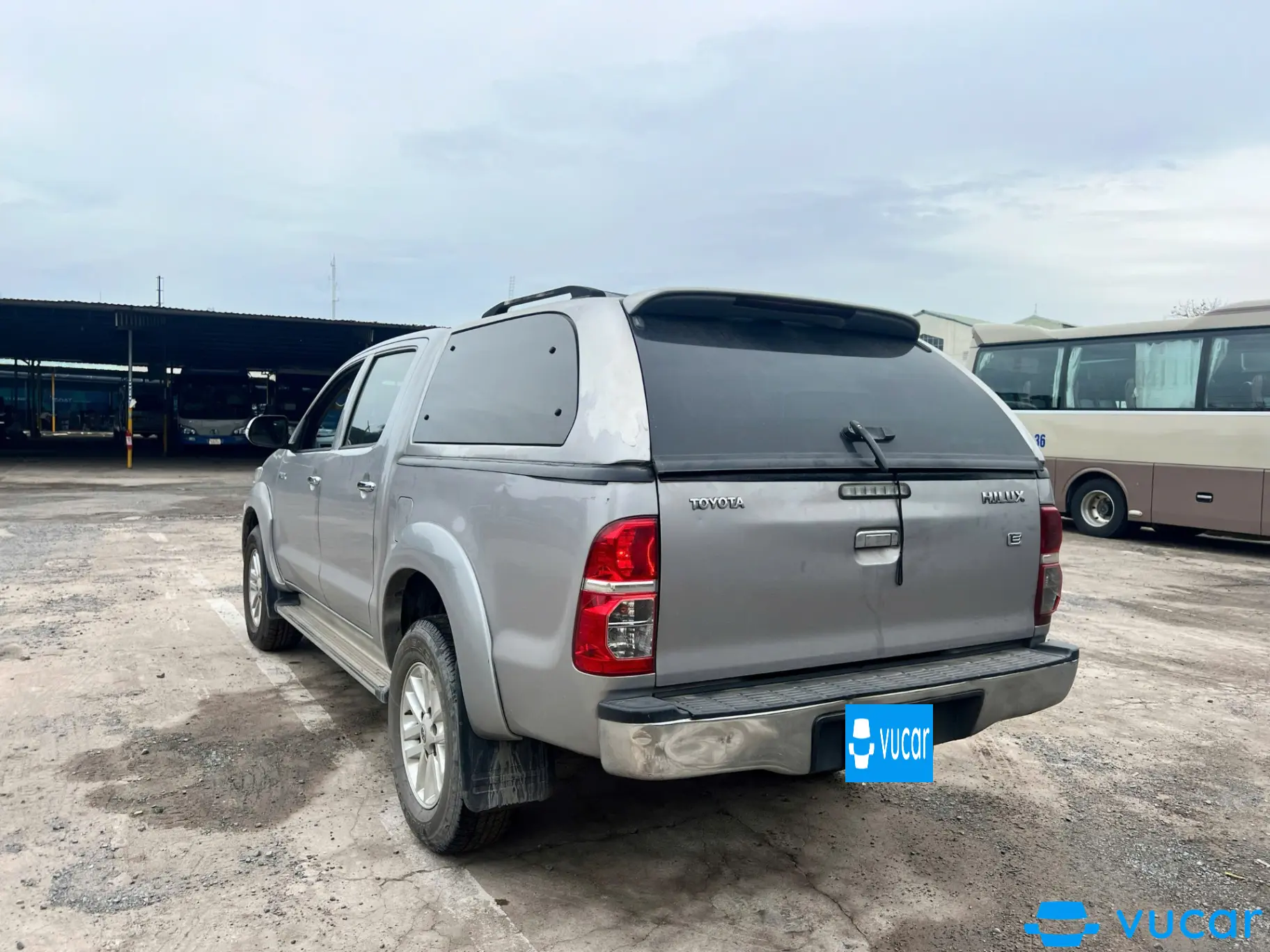 Toyota Hilux 2.5E 4x2 MT 2014 - Ngoại thất 12
