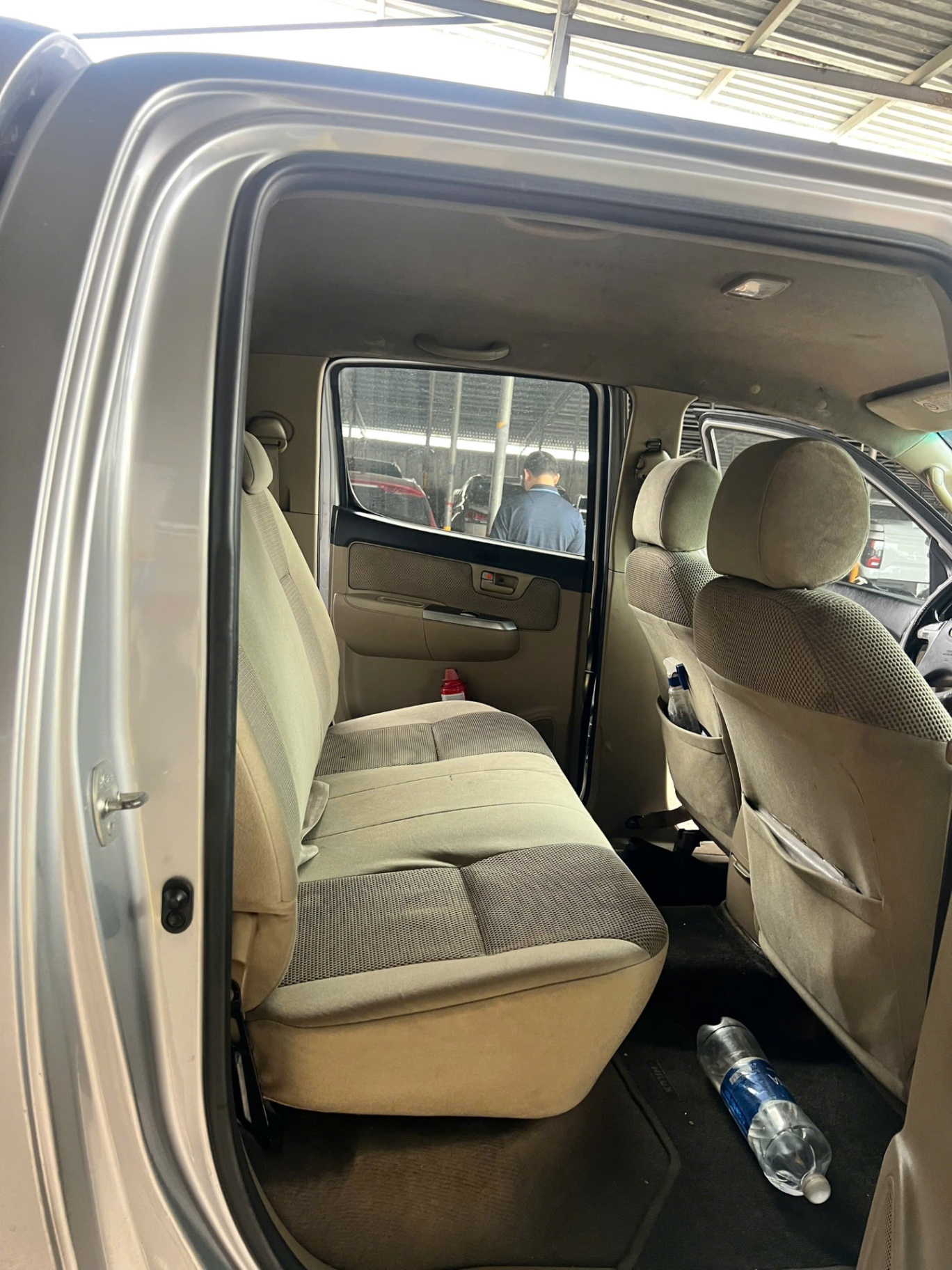 Toyota Hilux 2.5E 4x2 MT 2014 - Nội thất 5
