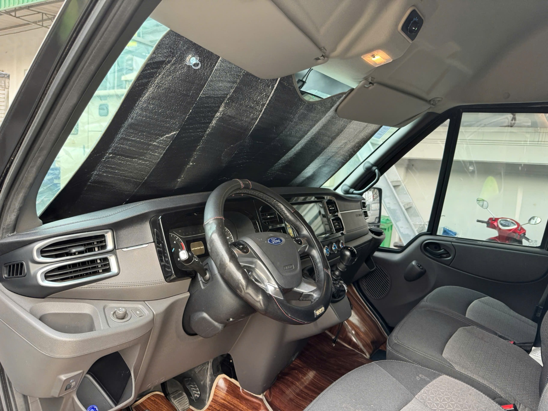 Ford Transit Van 945Kg 2023 - Nội thất 1