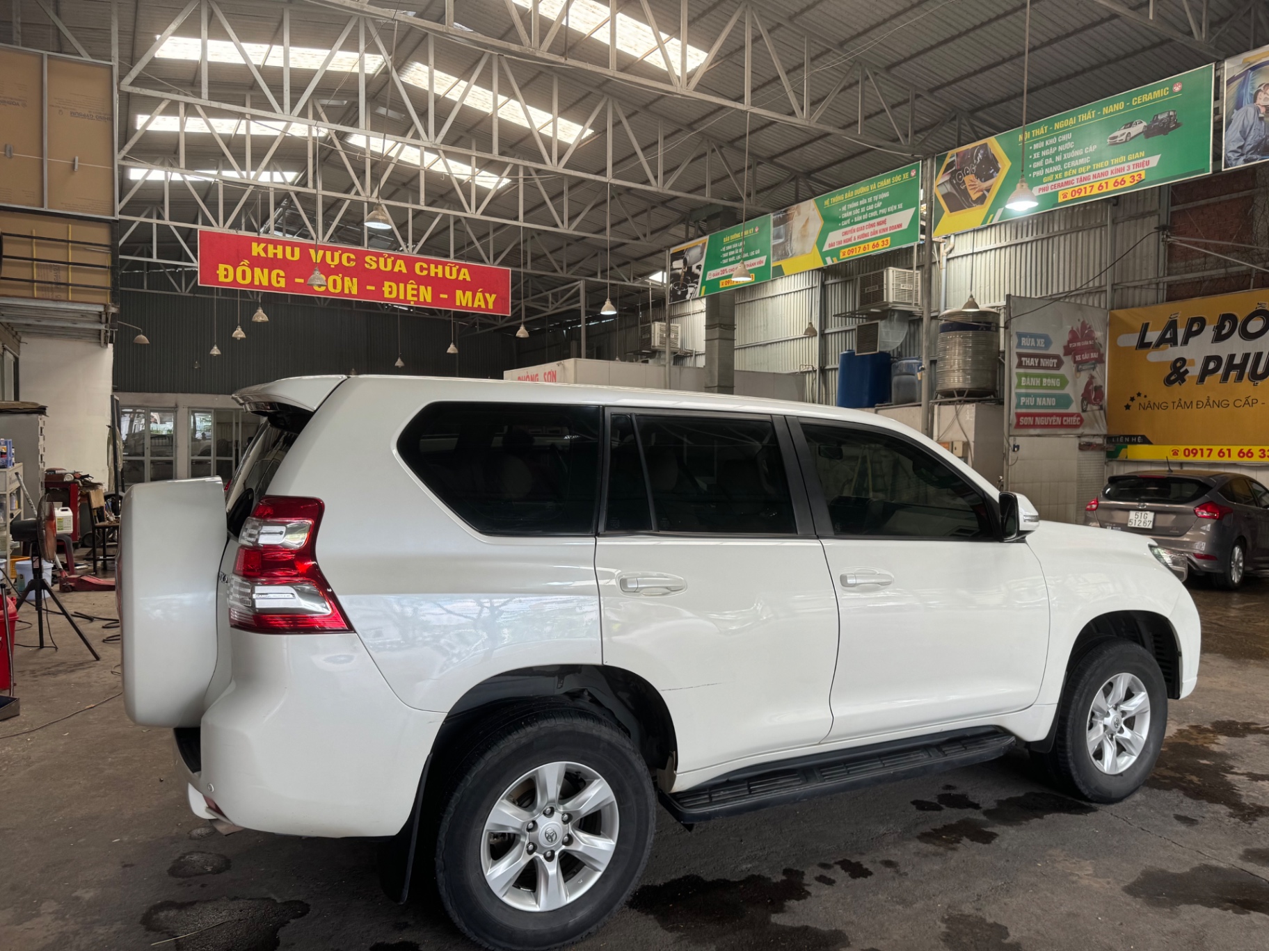 Toyota Prado TXL 2.7L 2012 - Ngoại thất 1