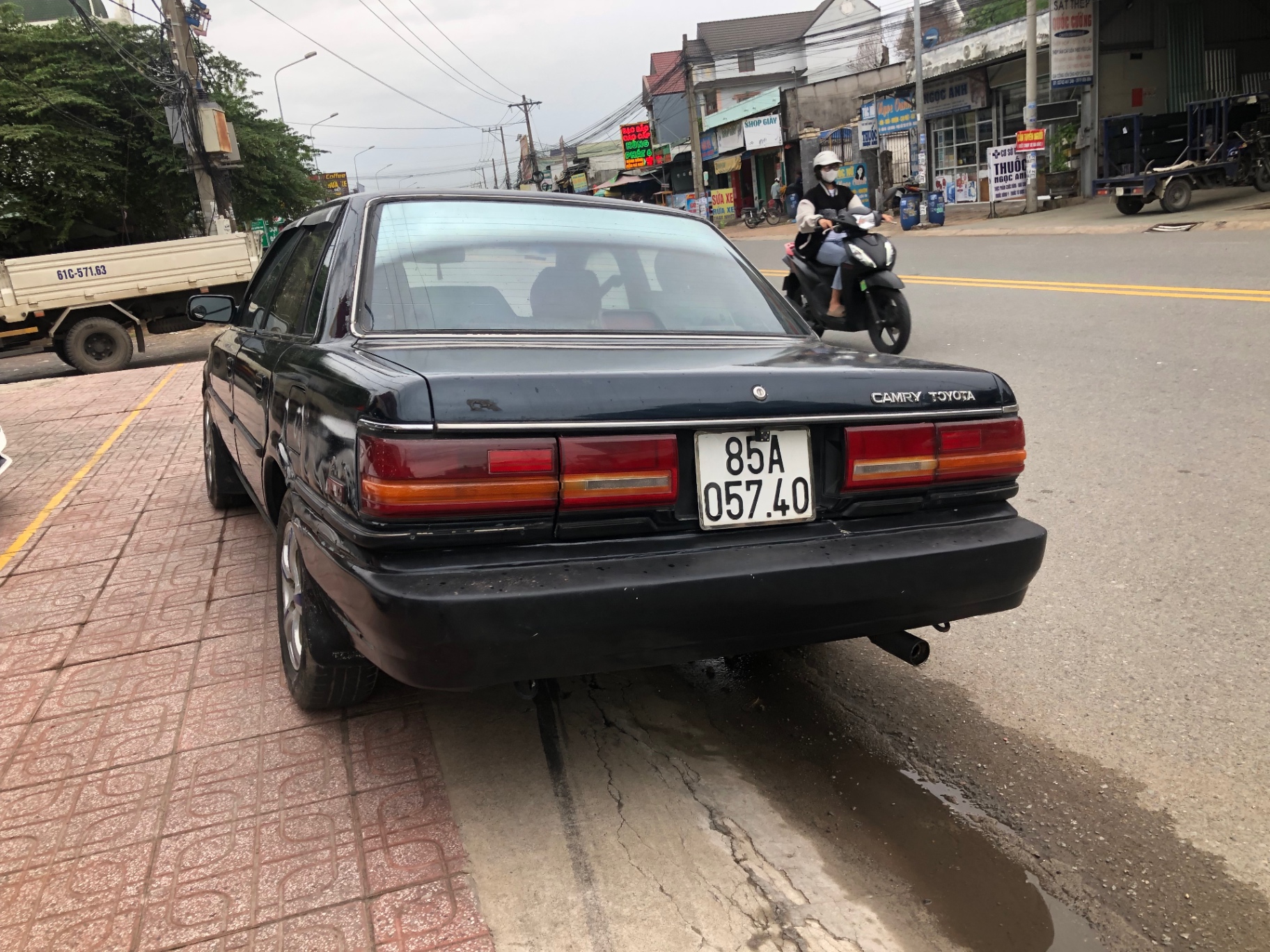 Toyota Camry DX 2.0 MT 1990 - Ngoại thất 2