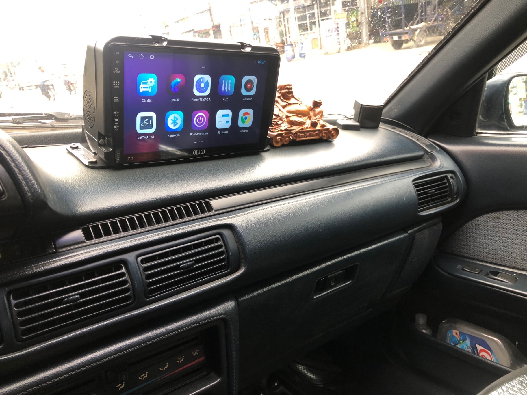 Toyota Camry DX 2.0 MT 1990 - Nội thất 1