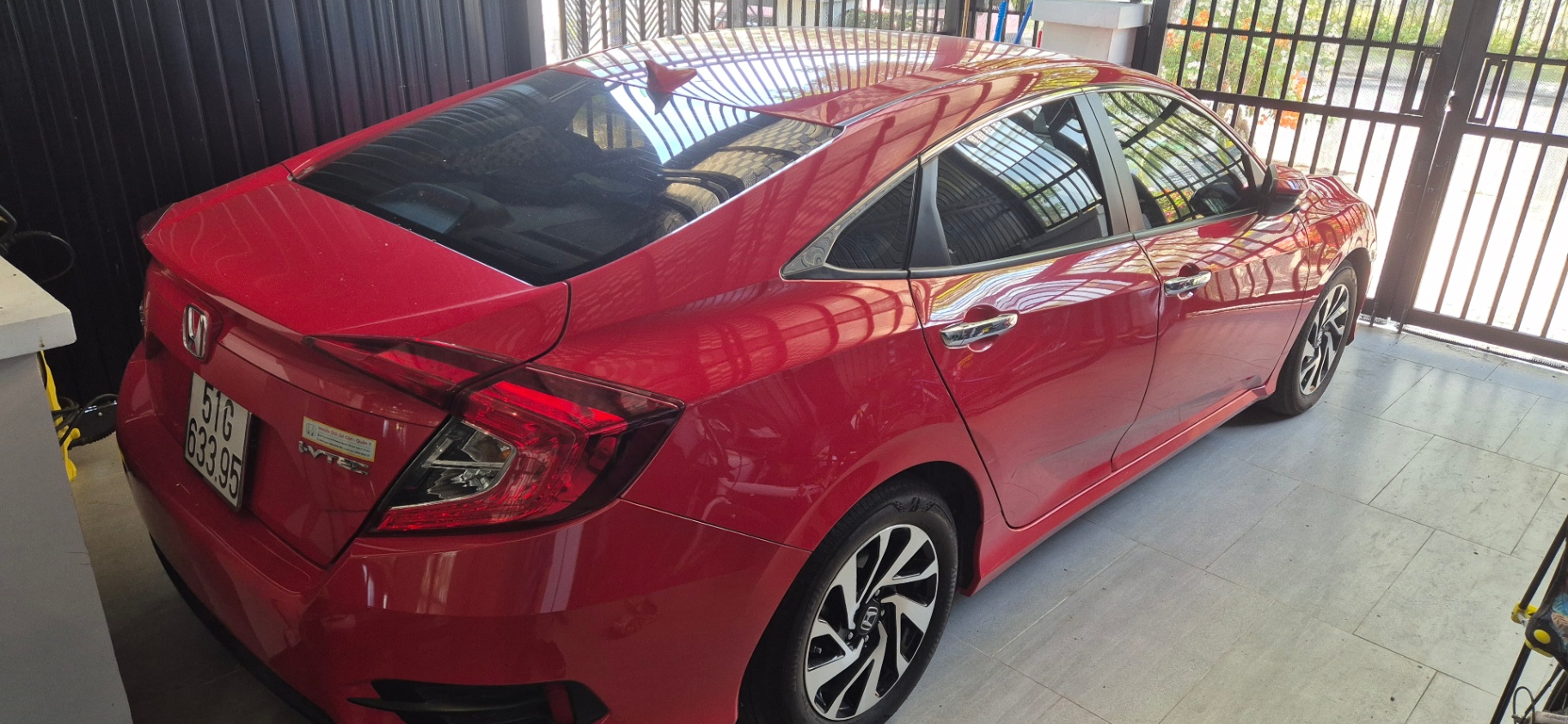 Honda Civic 1.8 E 2018 - Ngoại thất 1