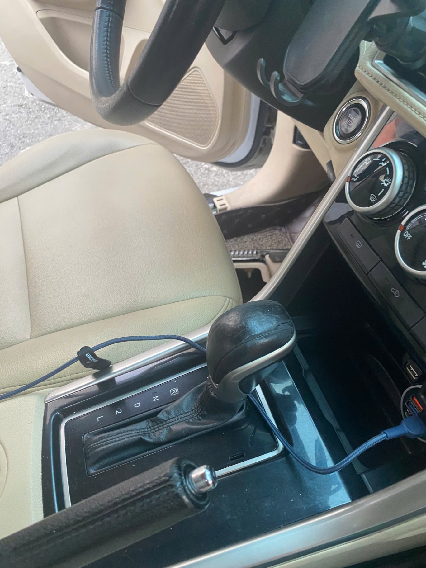 Mitsubishi Xpander 1.5 AT 2019 - Nội thất 26