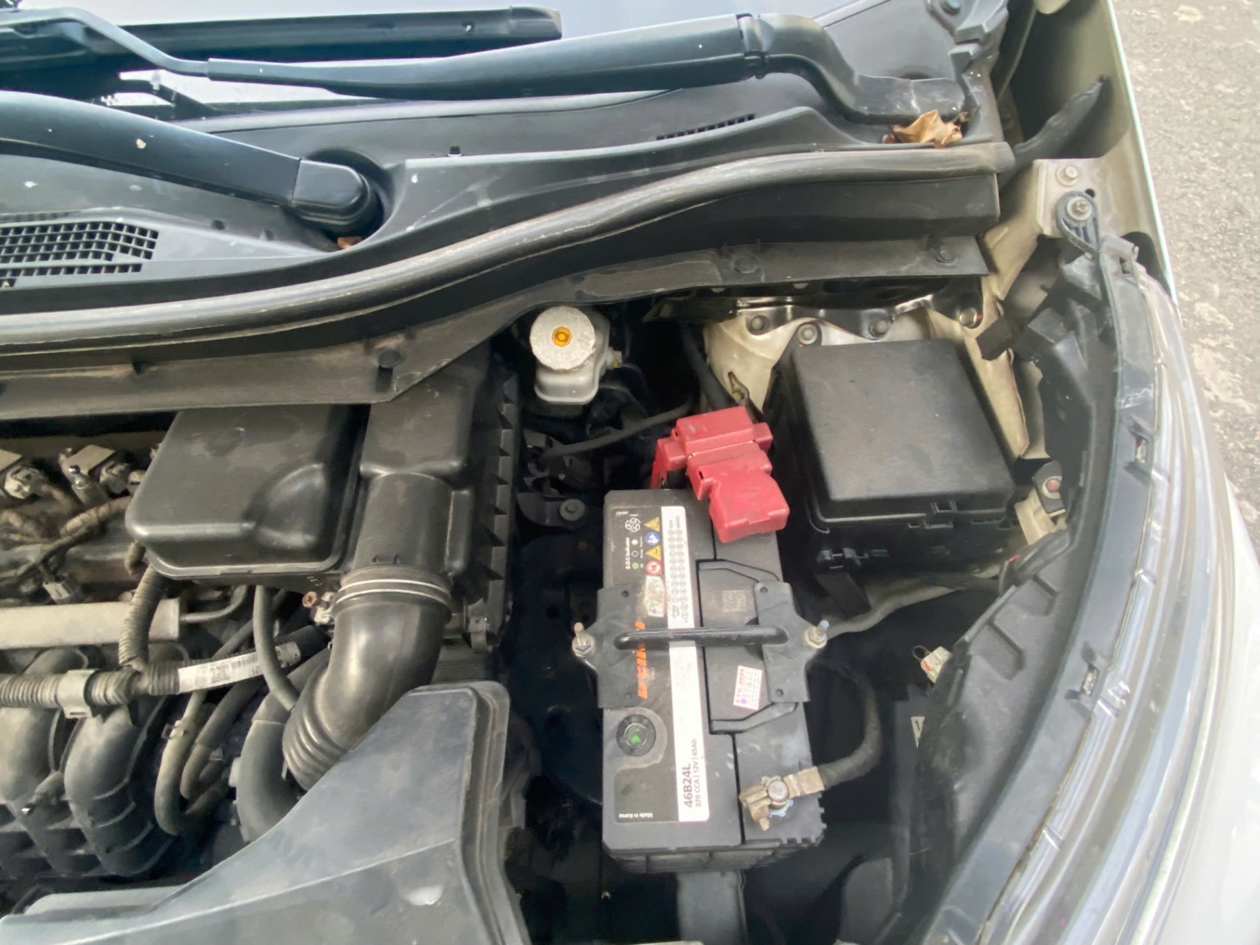 Mitsubishi Xpander 1.5 AT 2019 - Khoang động cơ 6
