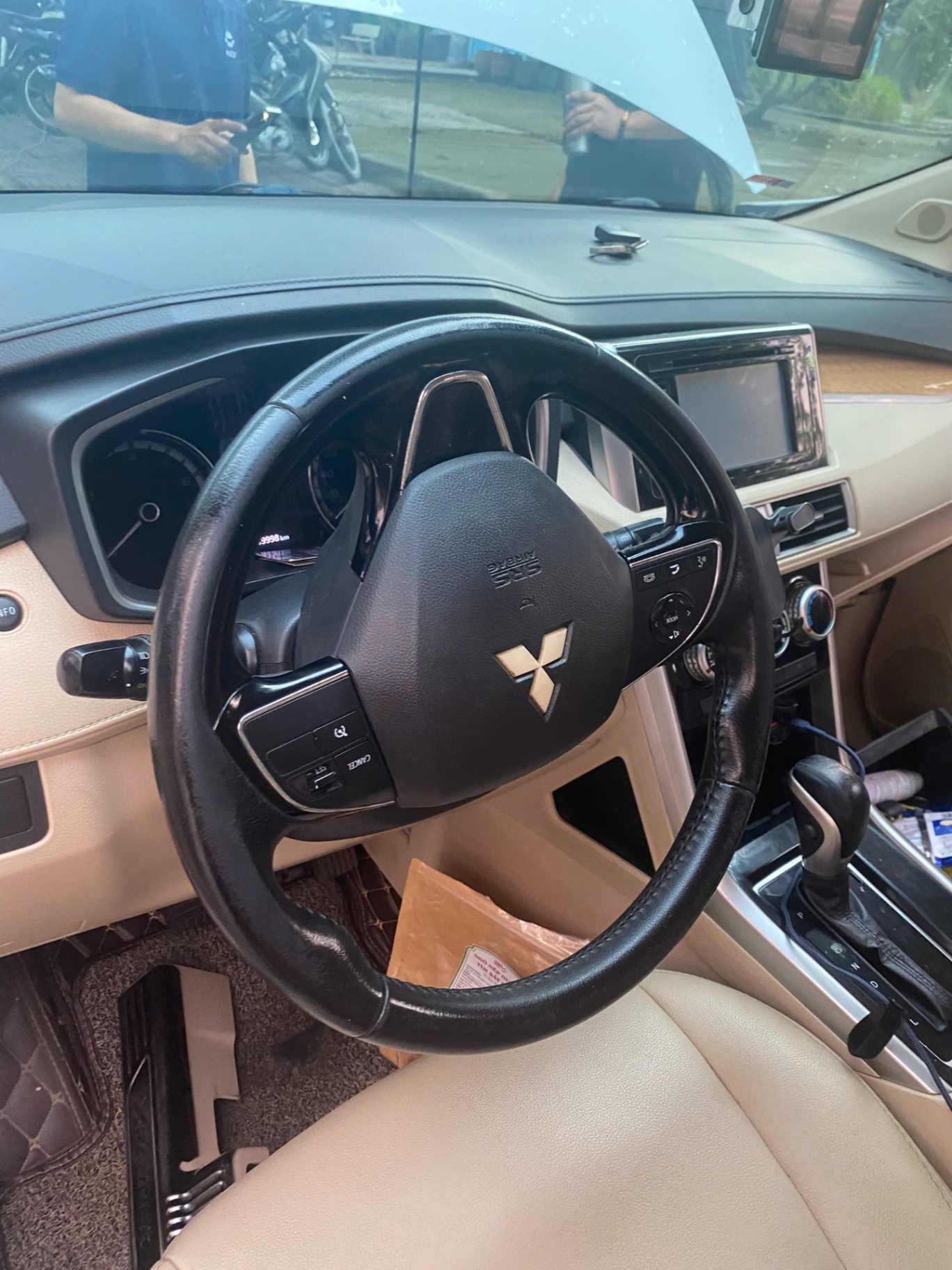 Mitsubishi Xpander 1.5 AT 2019 - Nội thất 13