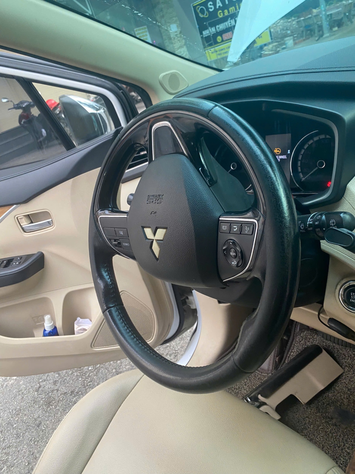 Mitsubishi Xpander 1.5 AT 2019 - Nội thất 16