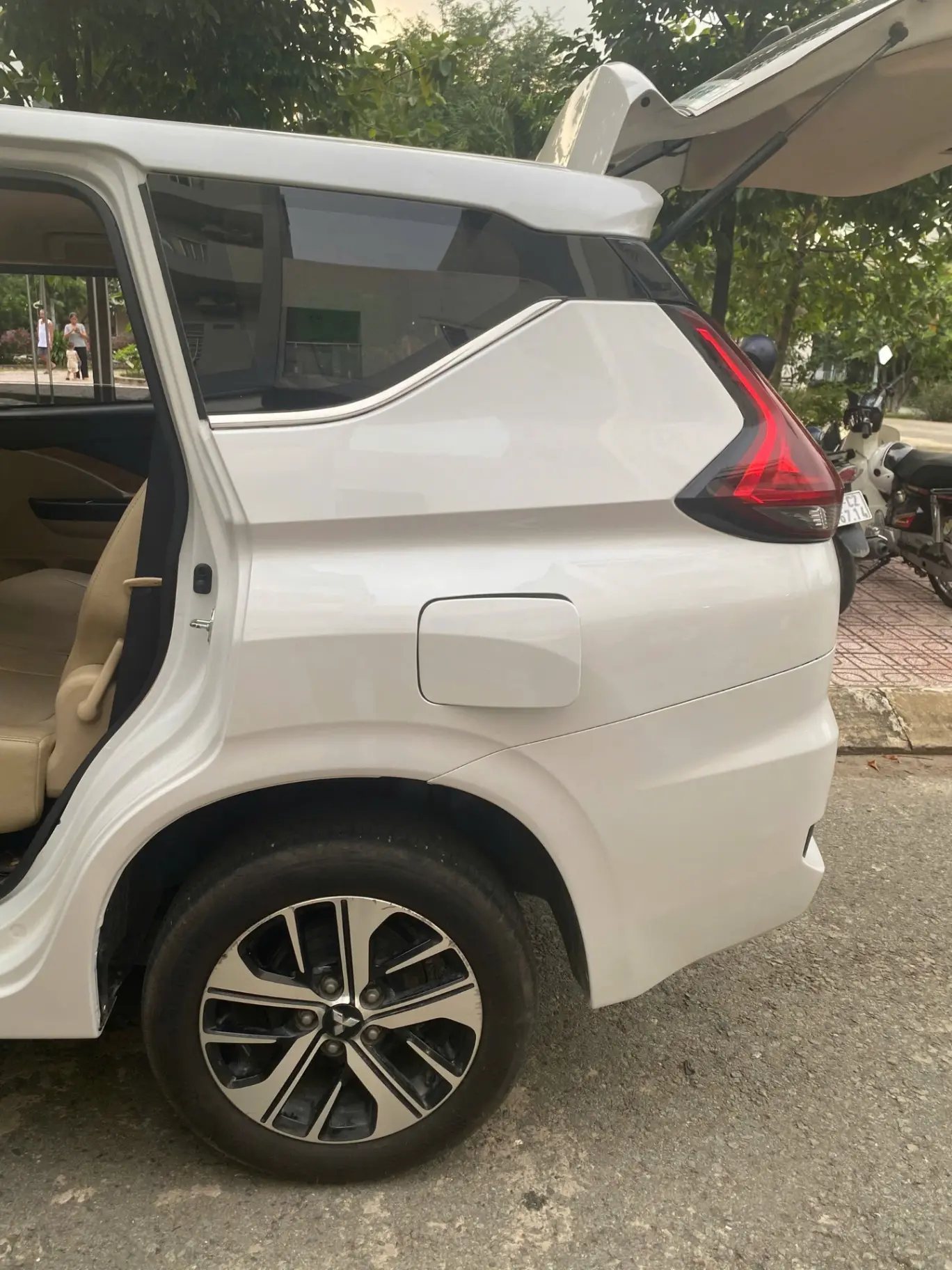 Mitsubishi Xpander 1.5 AT 2019 - Ngoại thất 12