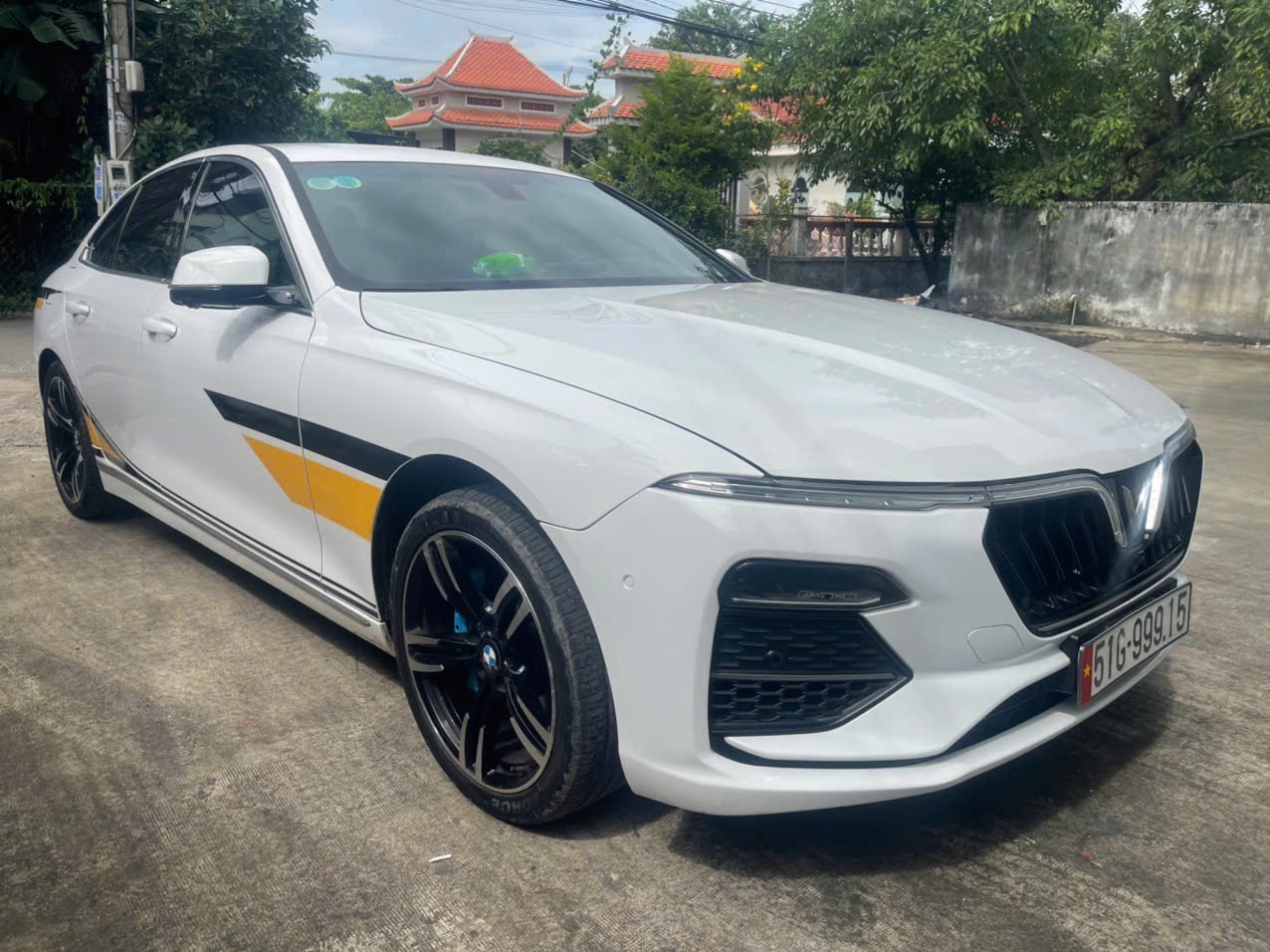 Vinfast Lux a 2.0 Premium 2.0 AT 2019 - Ngoại thất 2