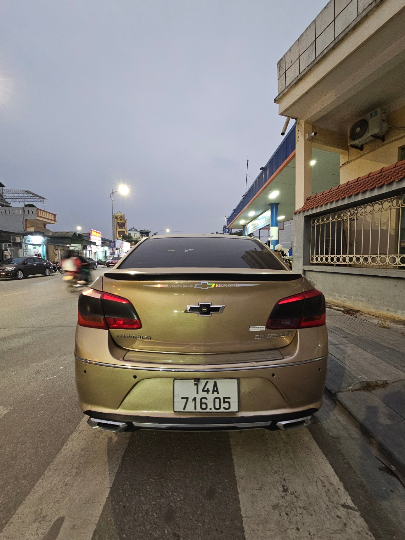 Chevrolet Cruze LTZ 1.8 AT 2015 - Ngoại thất 3