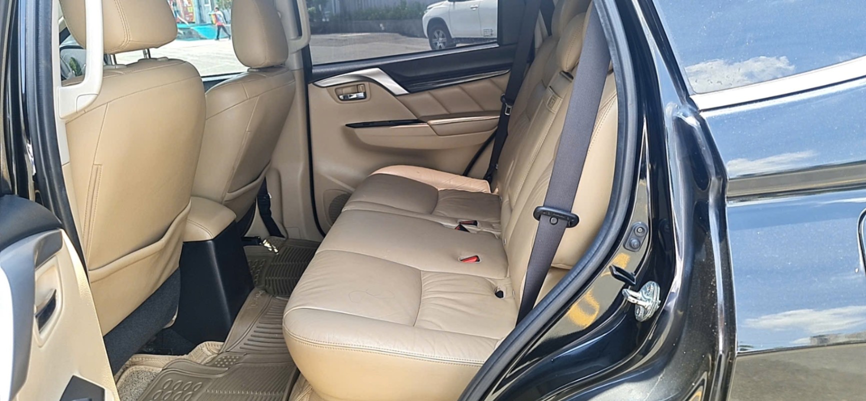 Mitsubishi Pajero sport 3.0G 4x2 AT 2017 - Nội thất 2
