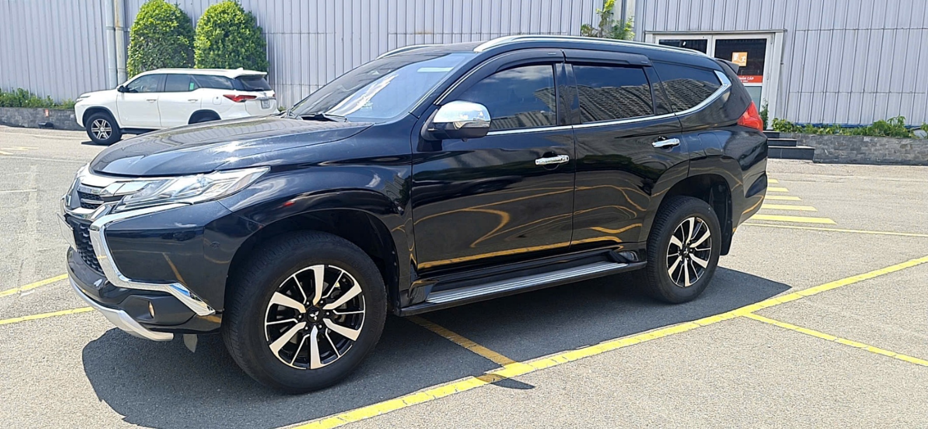 Mitsubishi Pajero sport 3.0G 4x2 AT 2017 - Ngoại thất 1