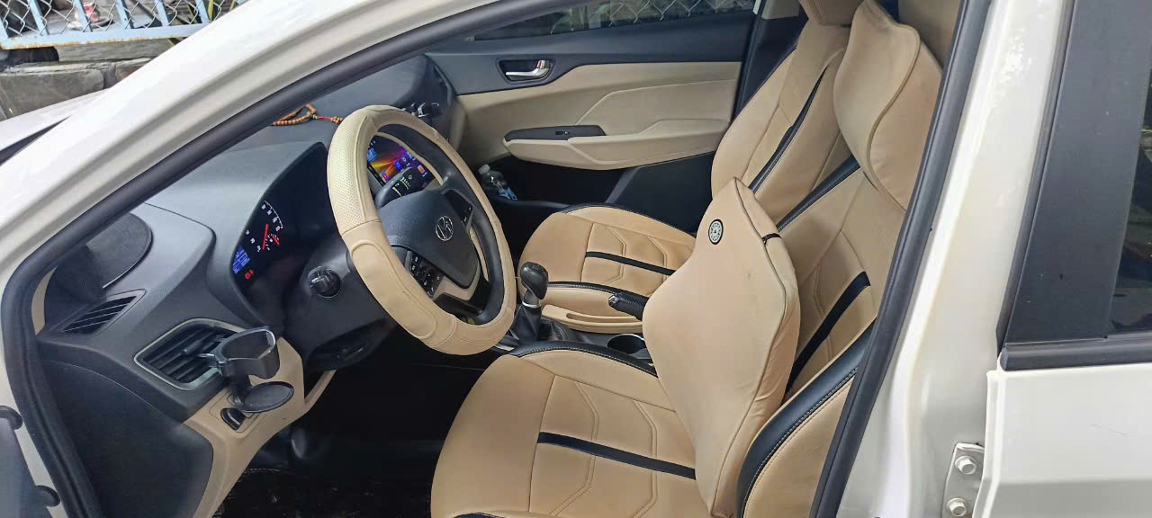 Hyundai Accent 1.4 MT 2021 - Nội thất 3
