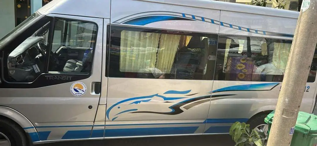 Ford Transit Tiêu chuẩn 2022 - Ngoại thất 7