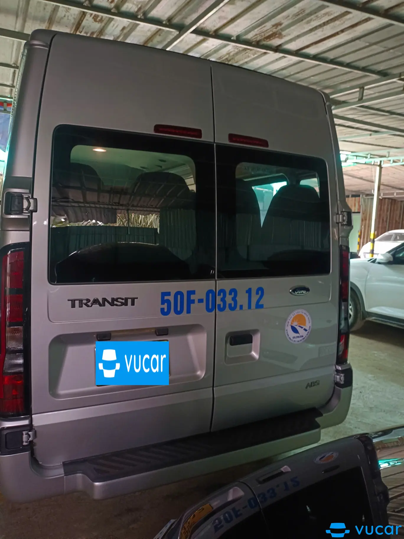 Ford Transit Tiêu chuẩn 2022 - Ngoại thất 4