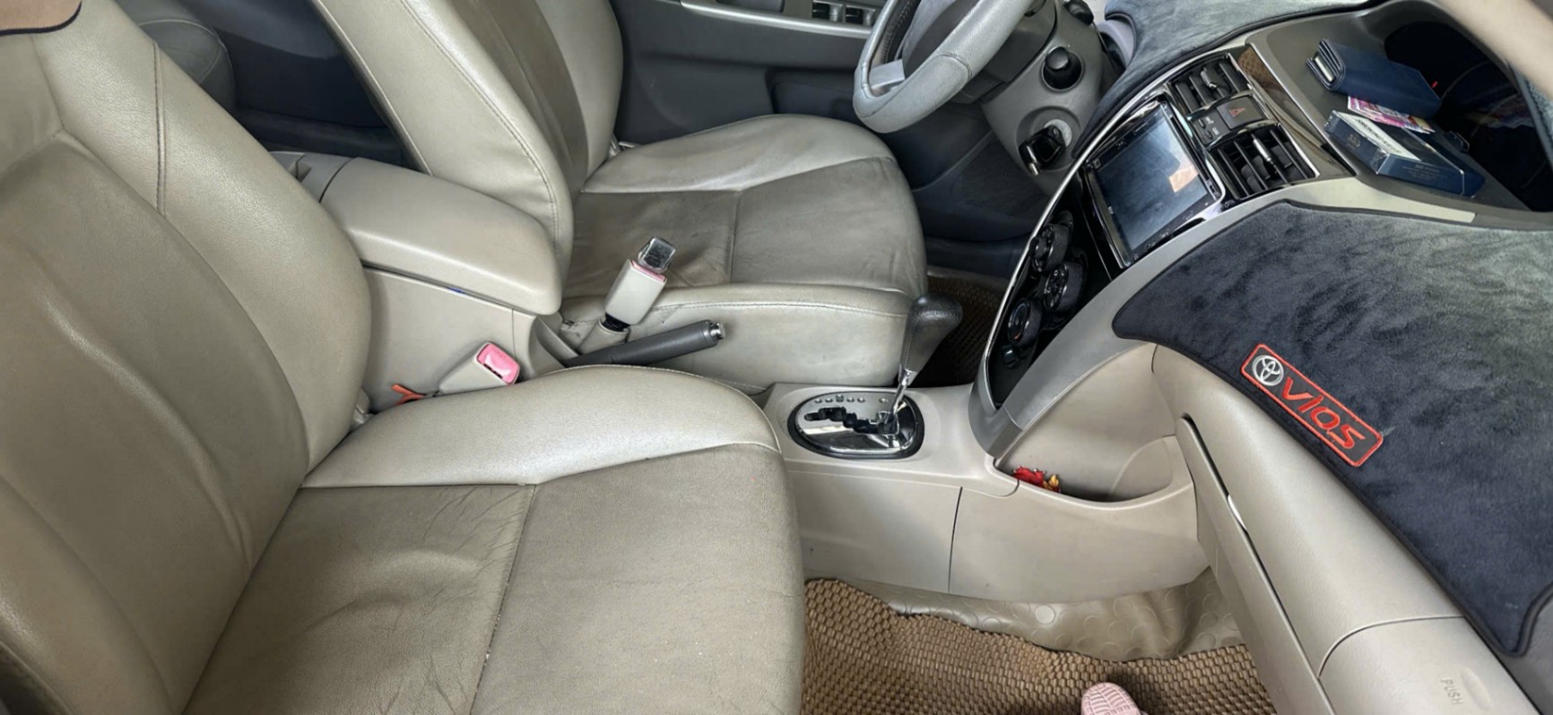 Toyota Vios 1.5G 2010 - Nội thất 7