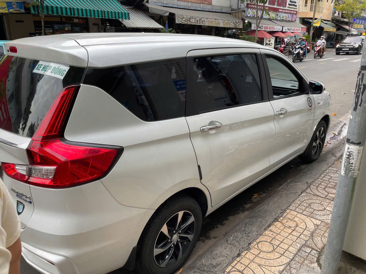 Suzuki Ertiga Hybrid 1.5 AT 2022