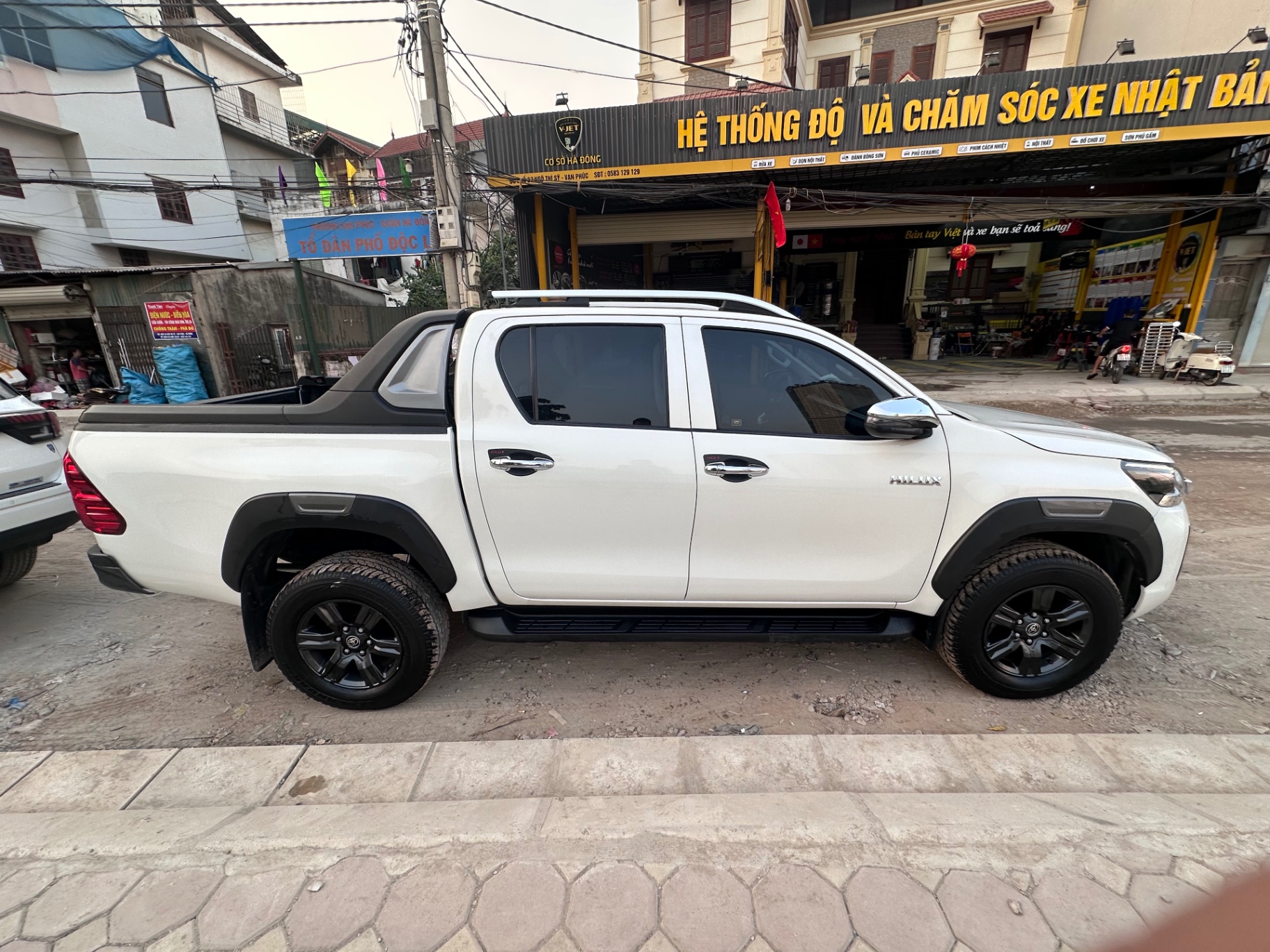 Toyota Hilux 2.4L 4x2 AT 2021 - Ngoại thất 1