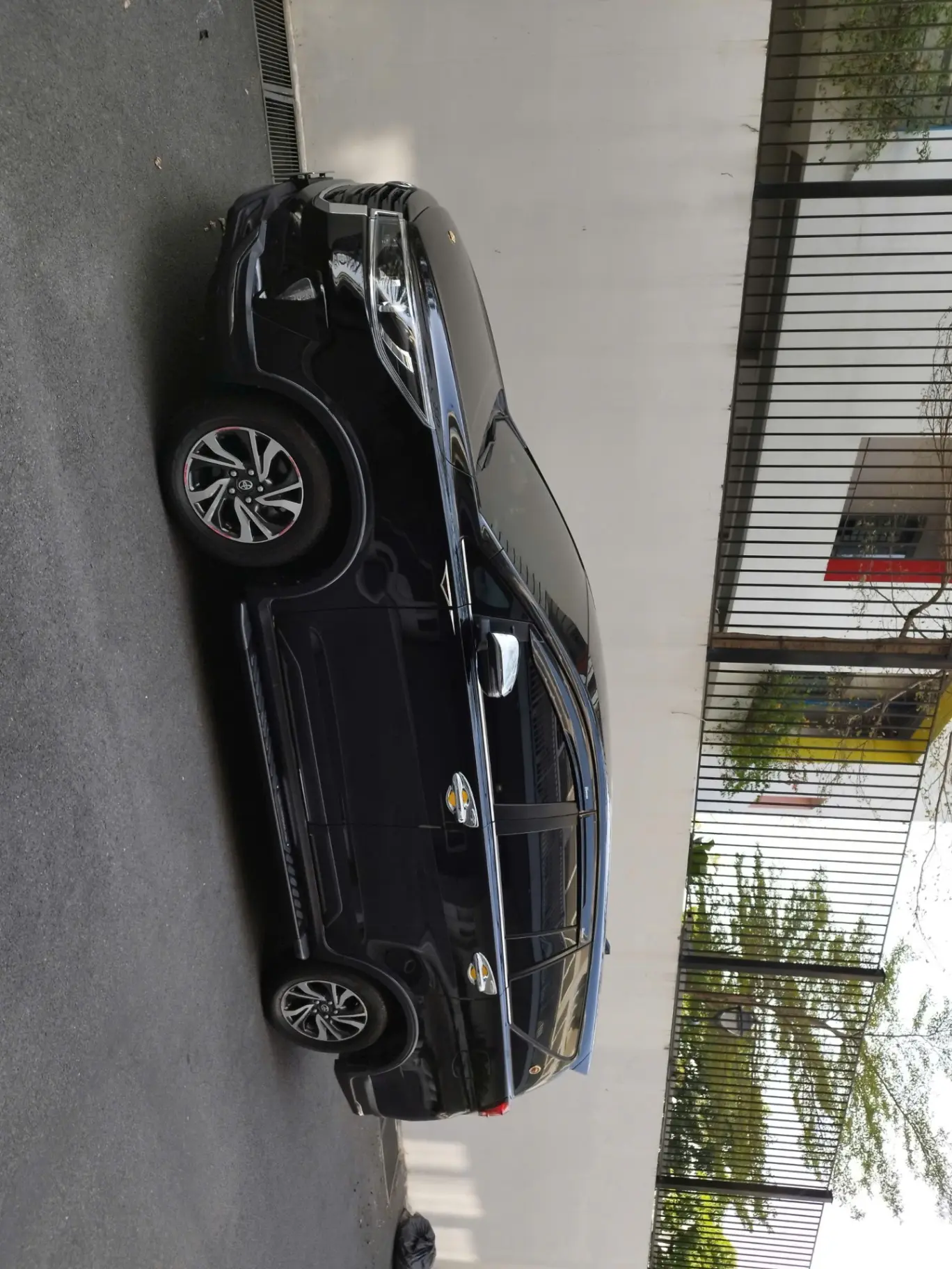 Toyota Innova Venturer 2.0 AT 2020 - Ngoại thất 2