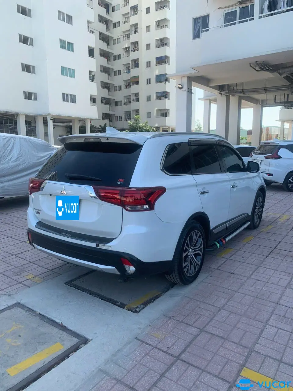 Mitsubishi Outlander 2.0 CVT Premium 2019 - Ngoại thất 2