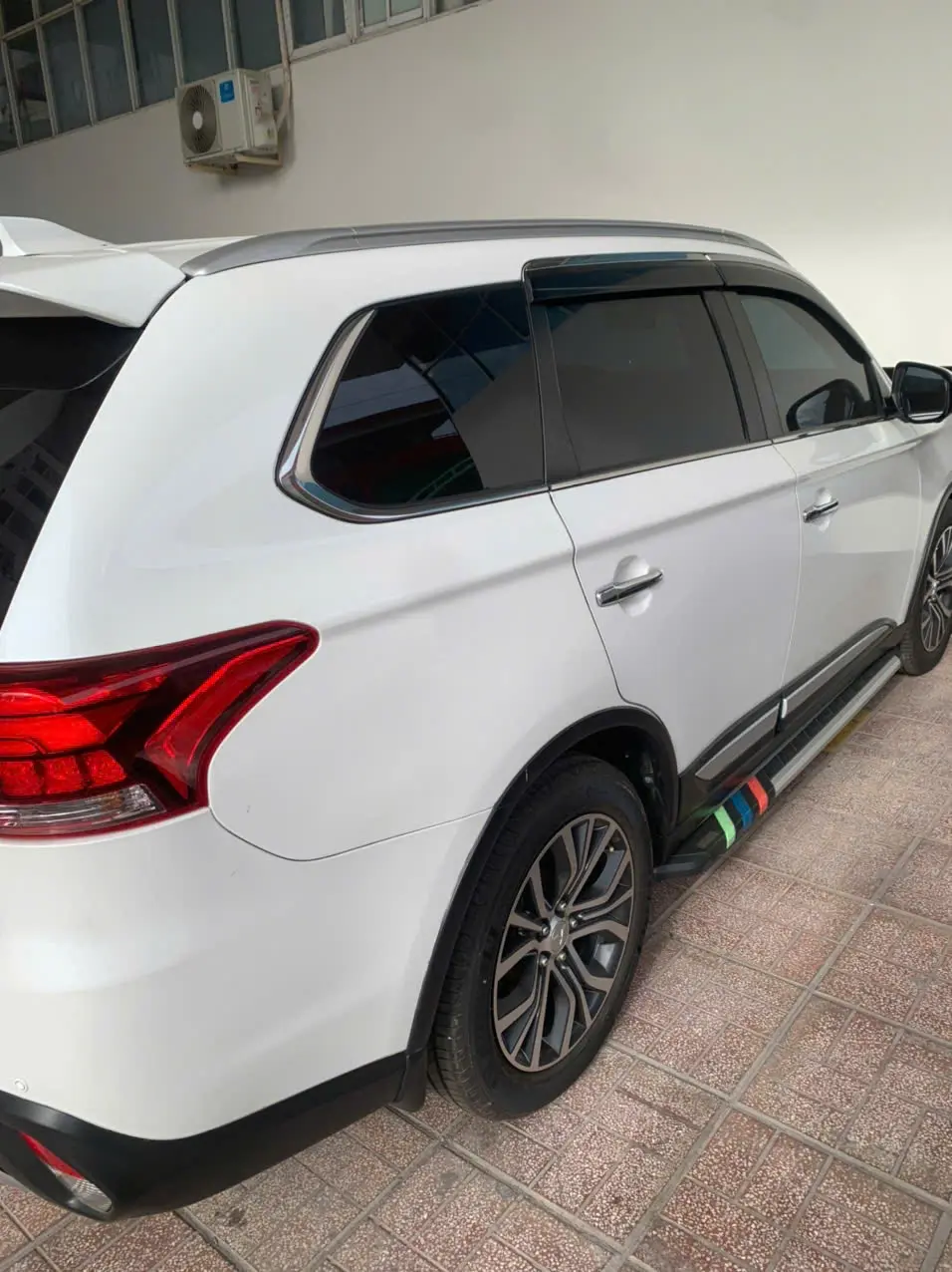 Mitsubishi Outlander 2.0 CVT Premium 2019 - Ngoại thất 4