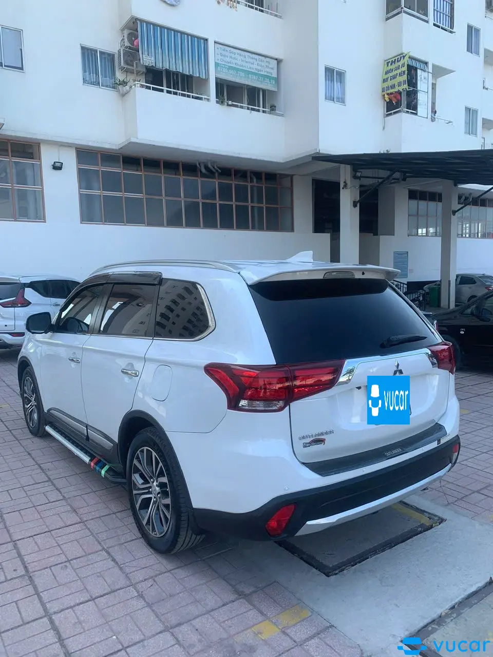Mitsubishi Outlander 2.0 CVT Premium 2019 - Ngoại thất 6