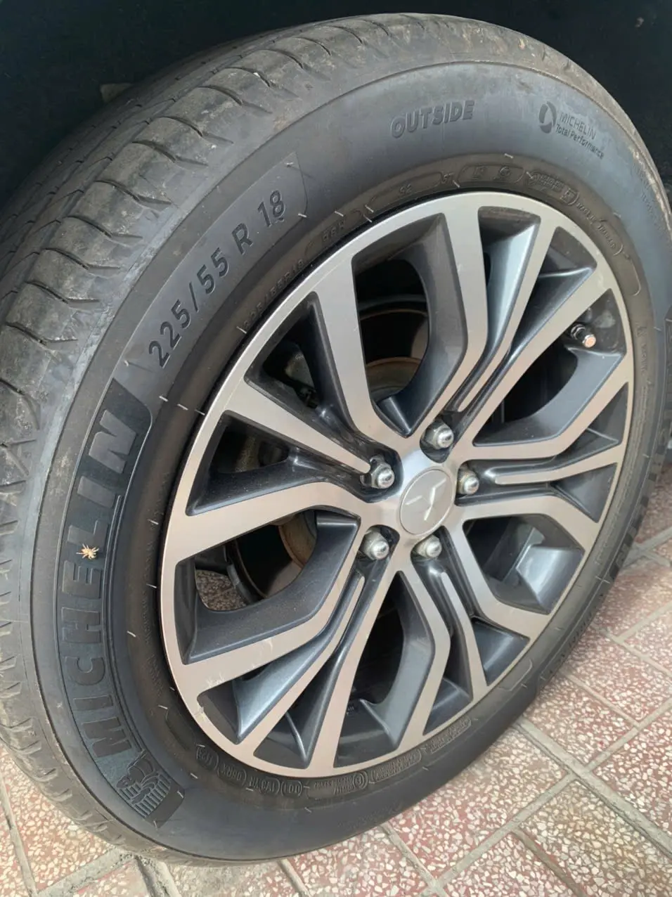 Mitsubishi Outlander 2.0 CVT Premium 2019 - Ngoại thất 7