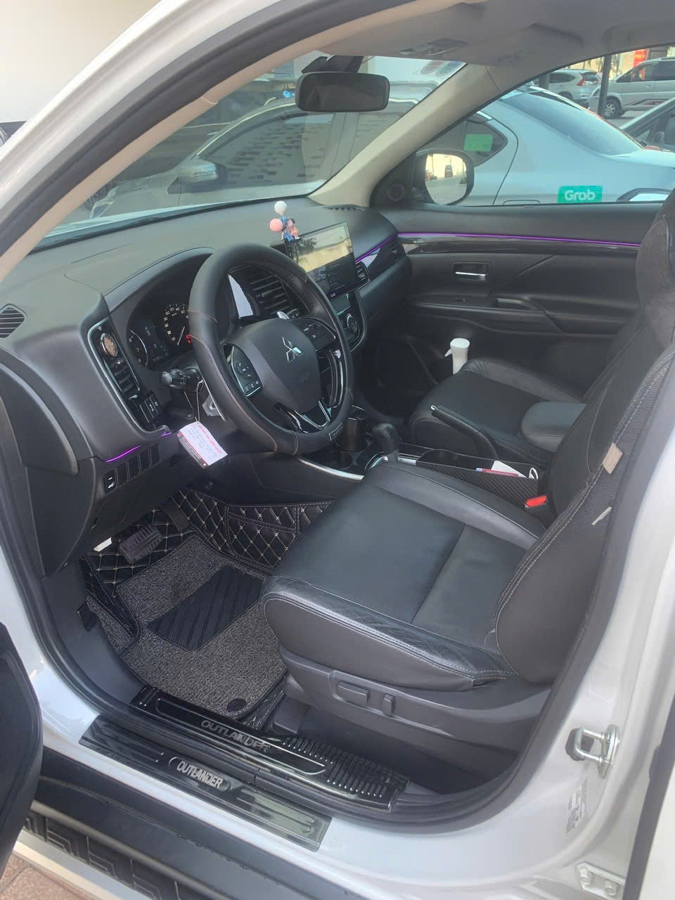 Mitsubishi Outlander 2.0 CVT Premium 2019 - Nội thất 2