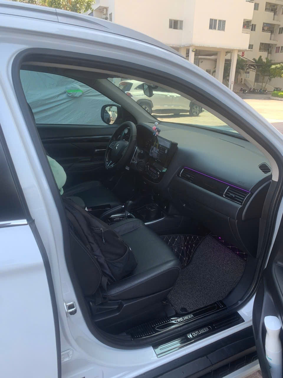Mitsubishi Outlander 2.0 CVT Premium 2019 - Nội thất 8