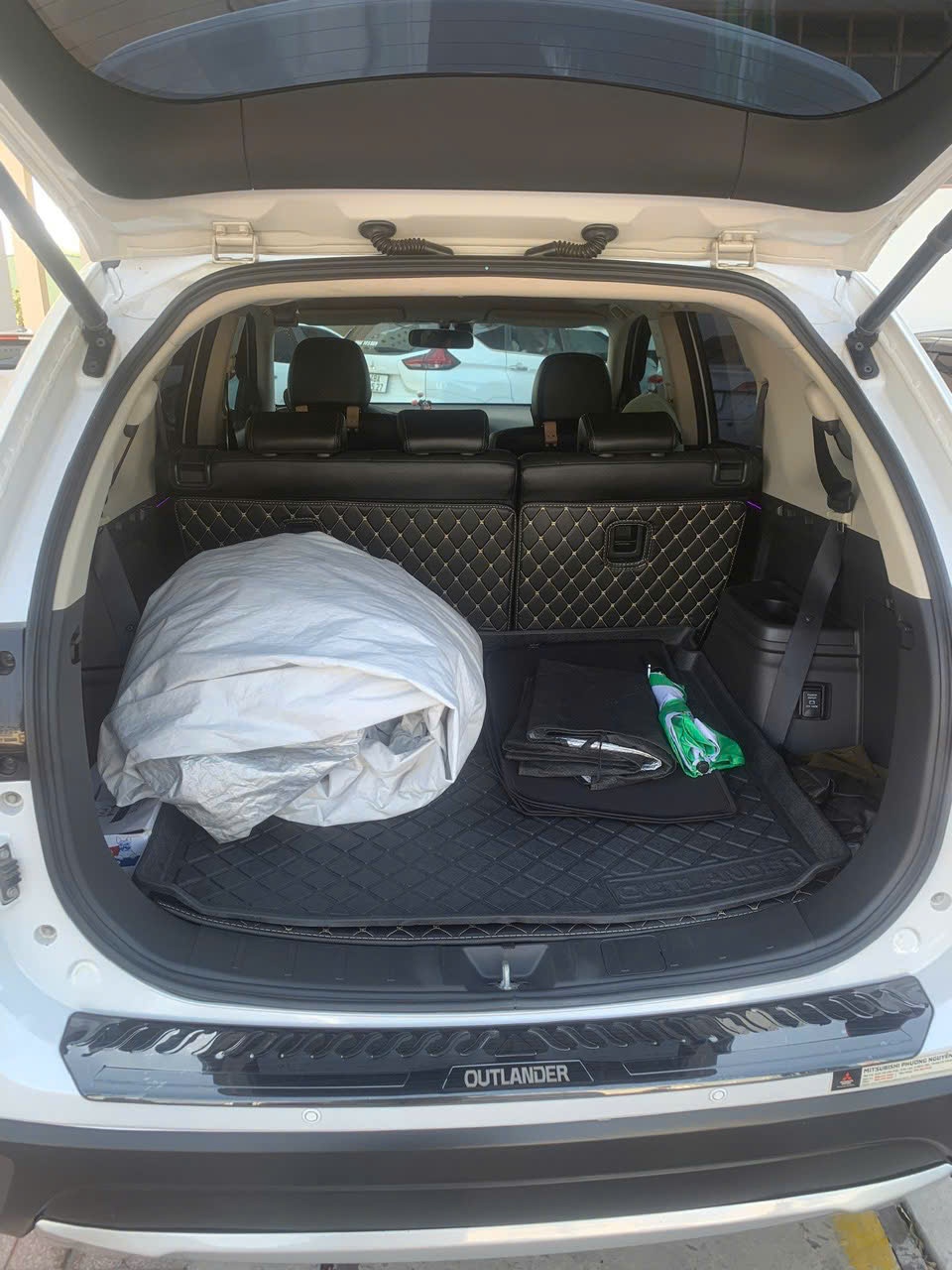 Mitsubishi Outlander 2.0 CVT Premium 2019 - Nội thất 4