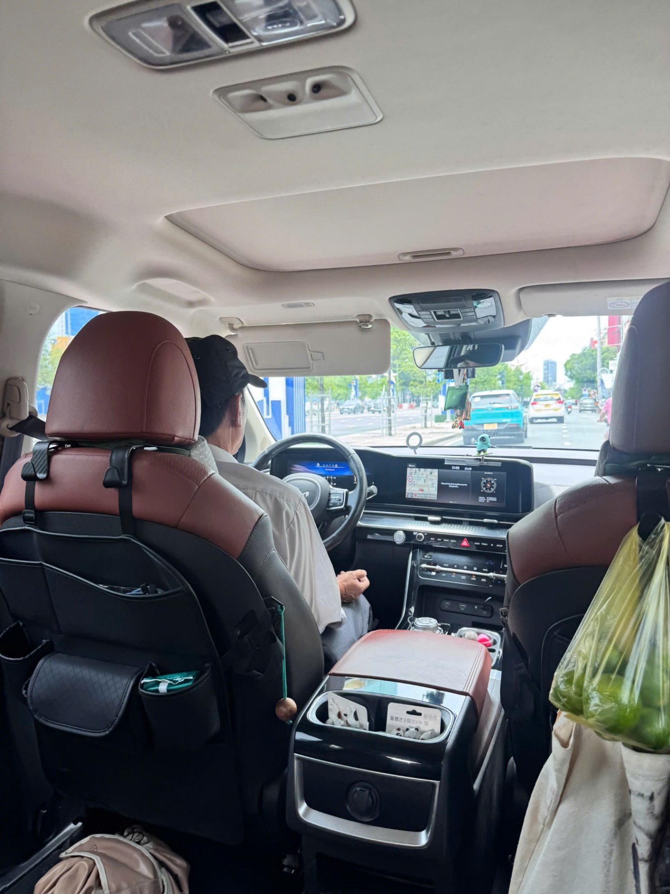 Kia Carnival Signature 2.2D 2022 - Nội thất 3