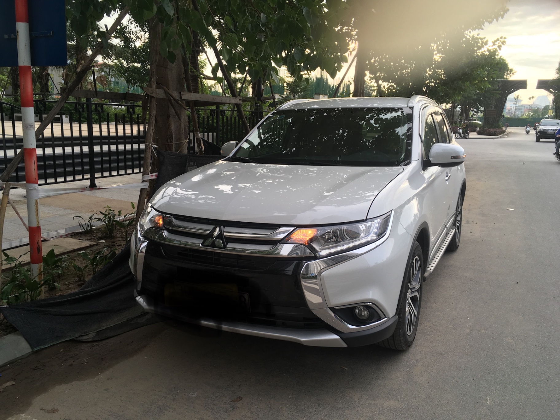Mitsubishi Outlander 2.0 CVT 2018 - Ngoại thất 4