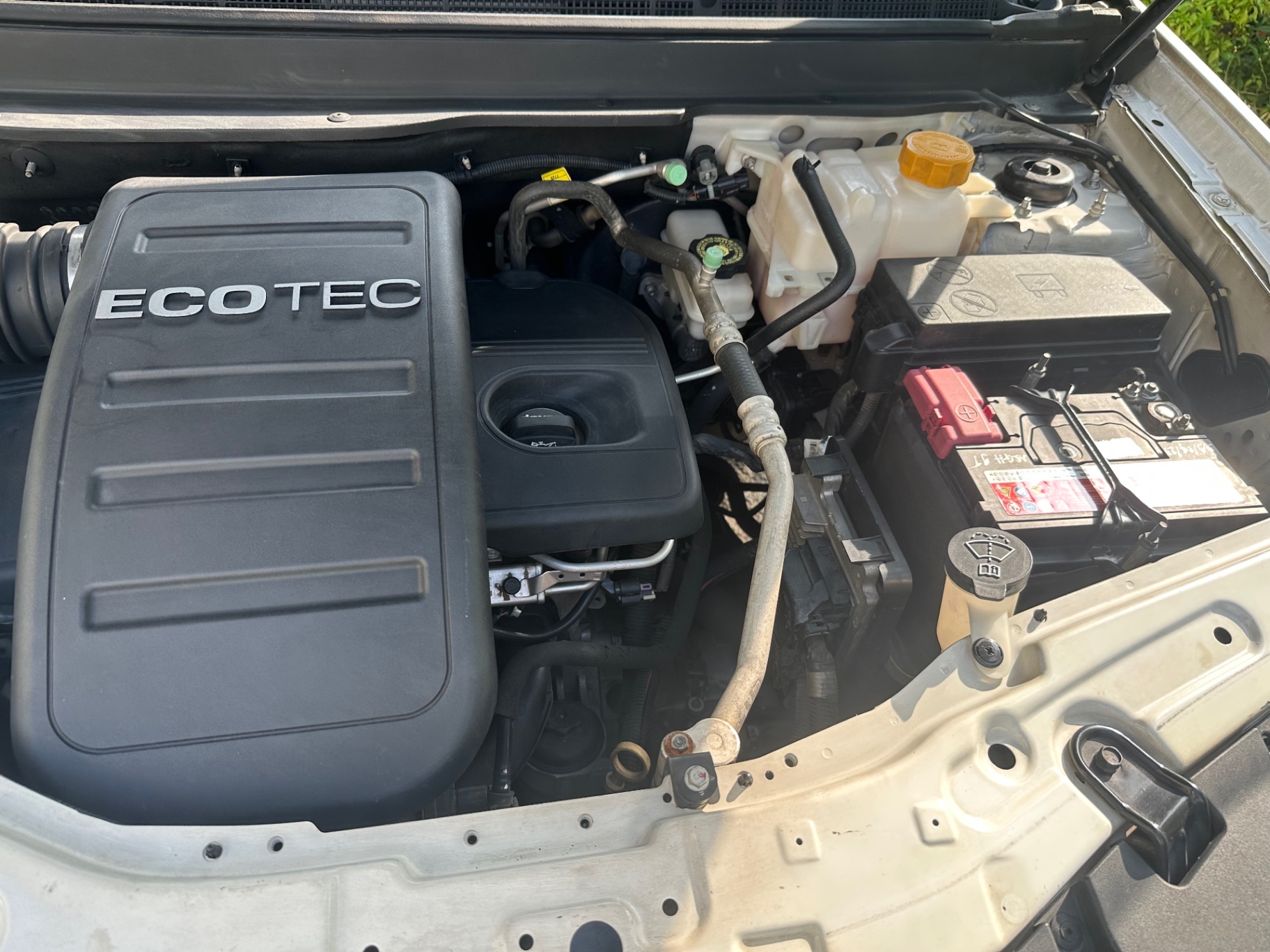 Chevrolet Captiva LTZ 2.4 AT 2015 - Khoang động cơ 1