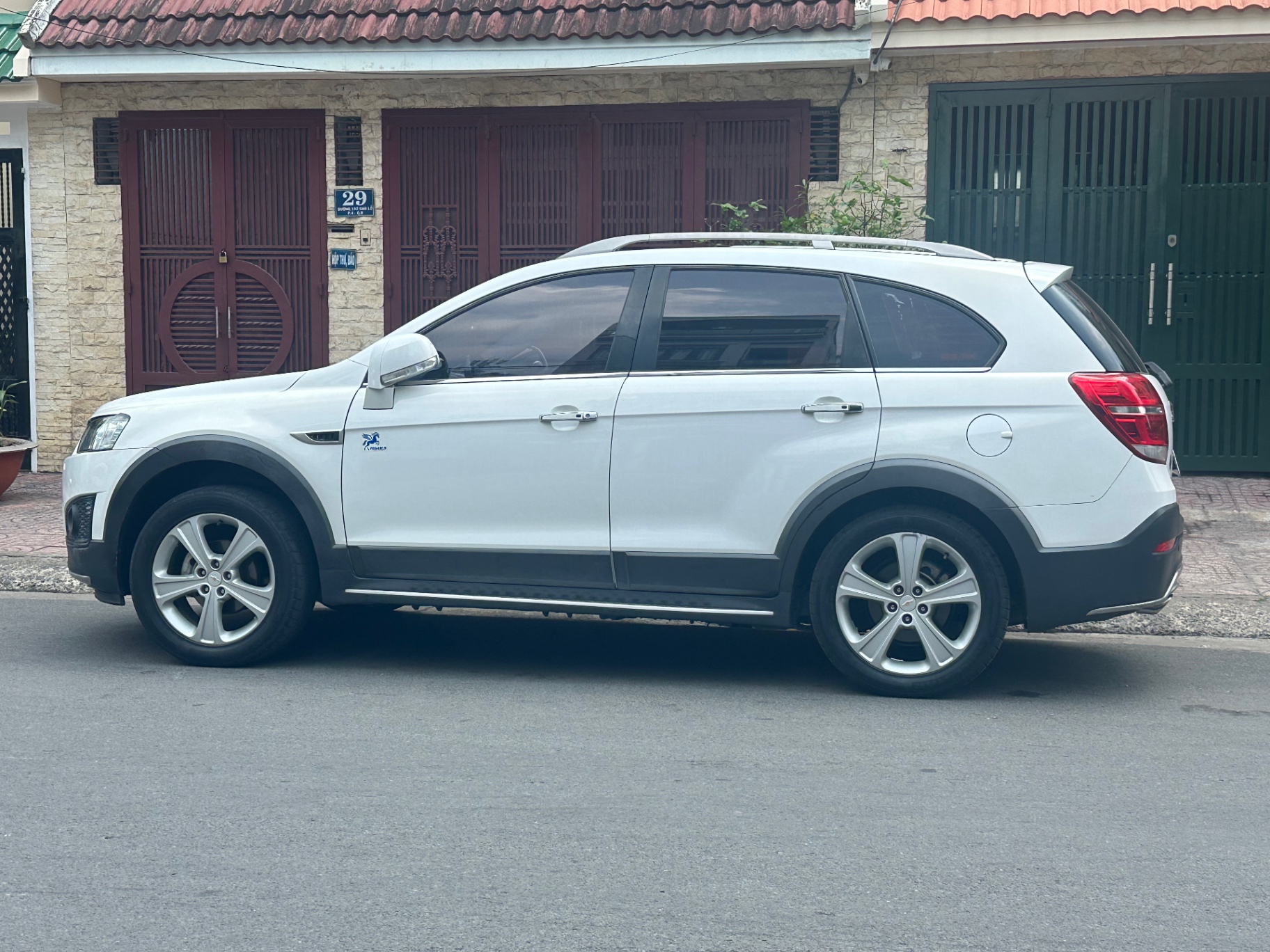 Chevrolet Captiva LTZ 2.4 AT 2015 - Ngoại thất 1