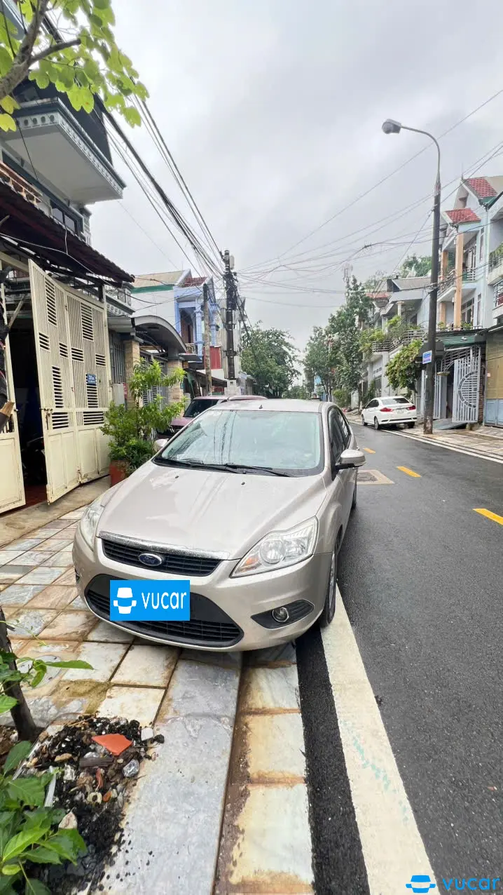 Ford Focus 1.8 AT 2010 - Ngoại thất 2
