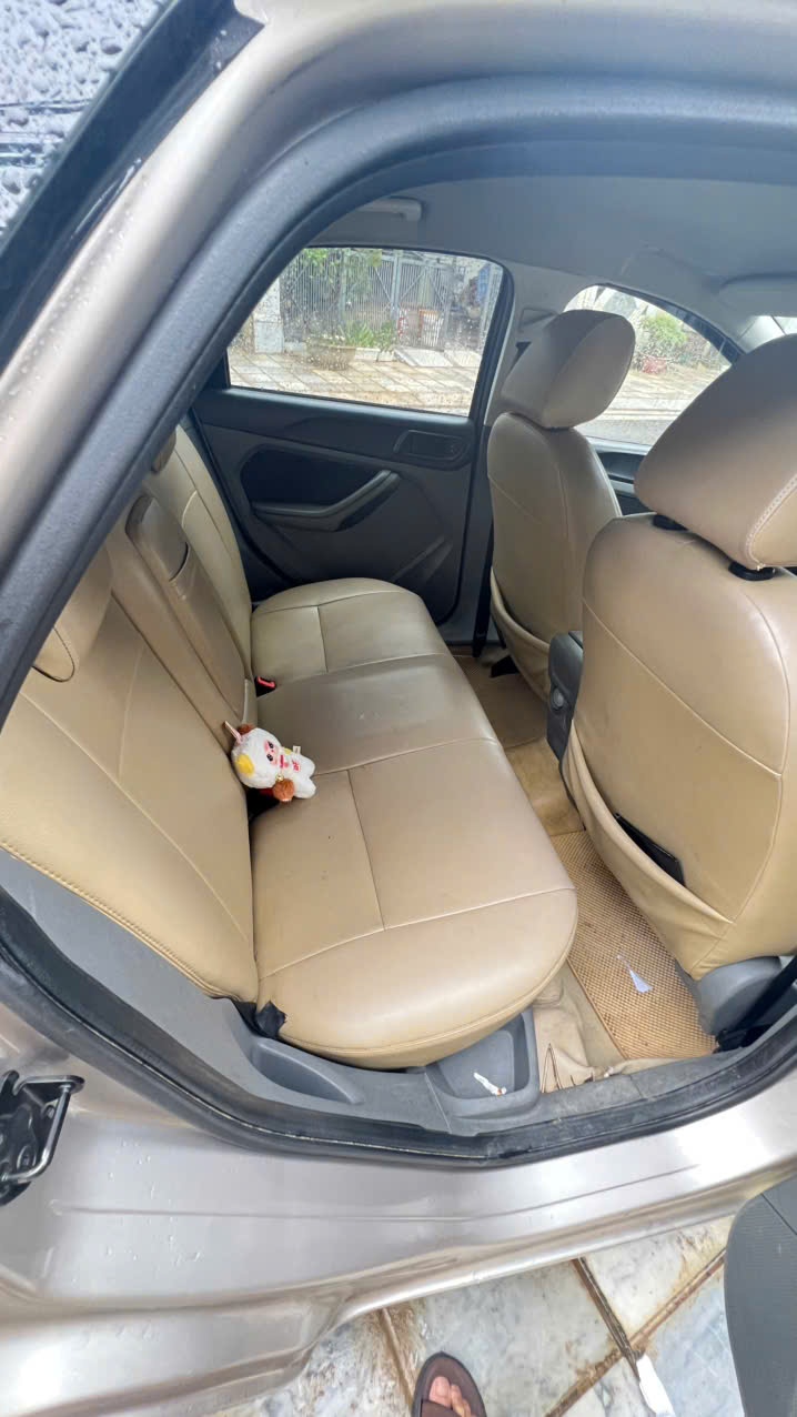 Ford Focus 1.8 AT 2010 - Nội thất 1